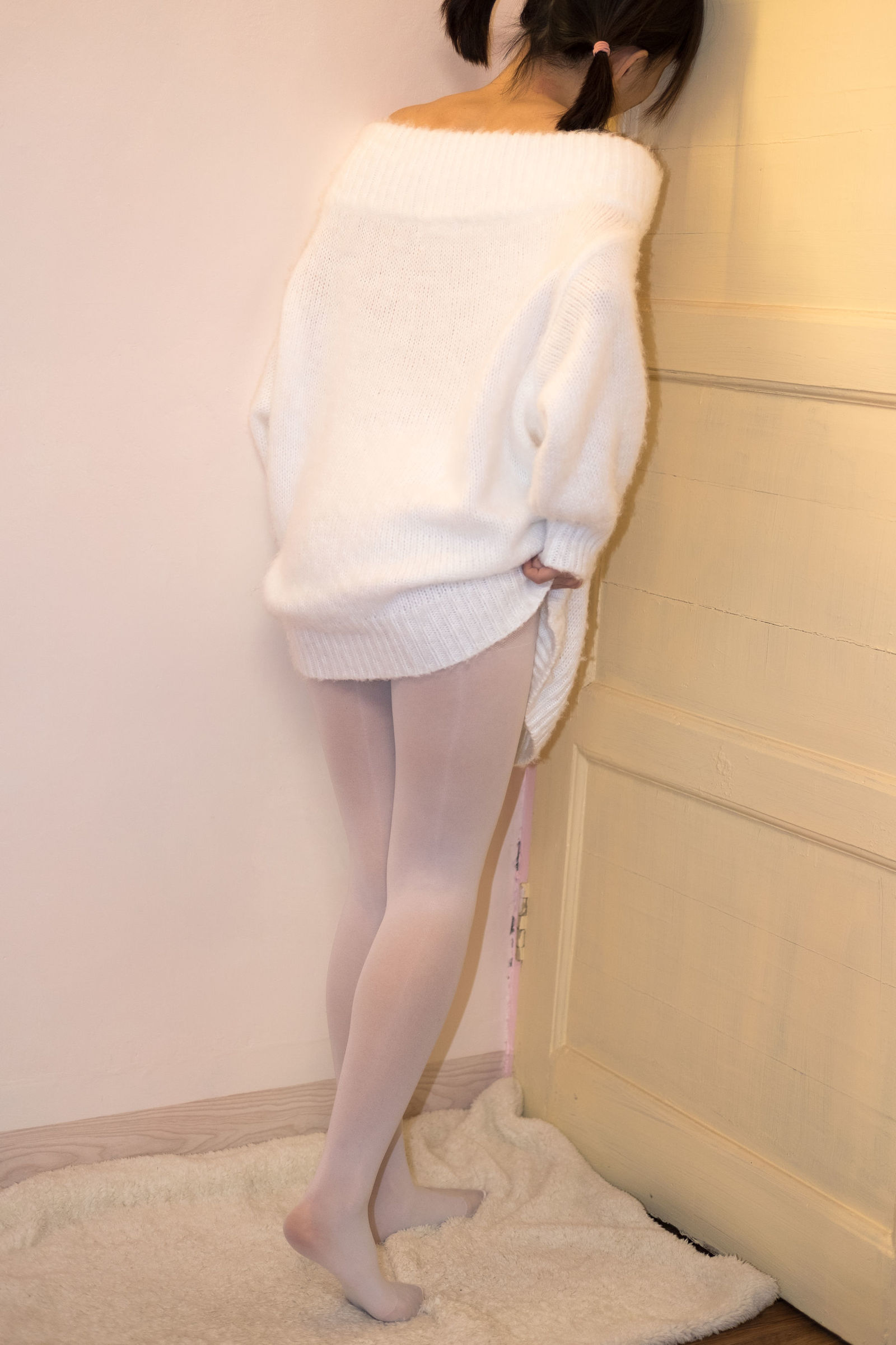 [森萝财团-萝莉丝袜写真] X-012 白丝白毛衣[110](第95页)