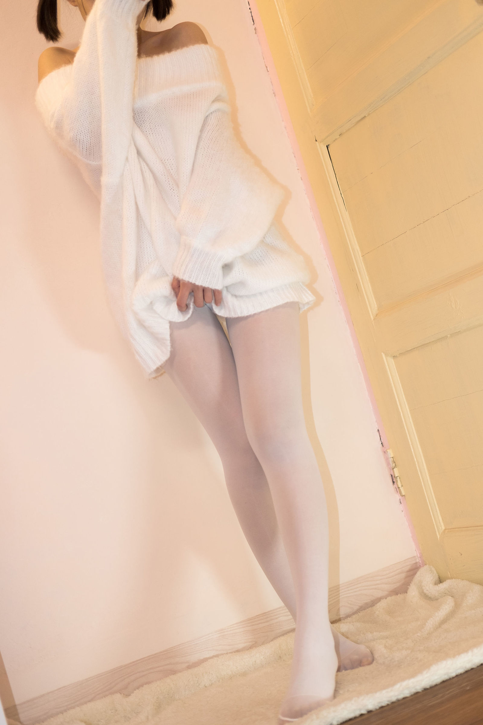 [森萝财团-萝莉丝袜写真] X-012 白丝白毛衣[110](第102页)