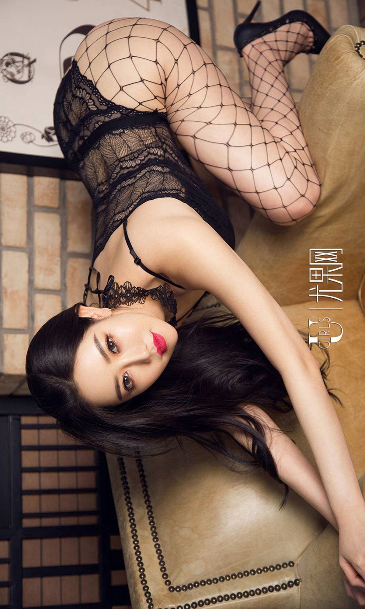 [Ugirls爱尤物] No.1311 夏雨霏 - 诱惑双拼 写真套图[36](第27页)