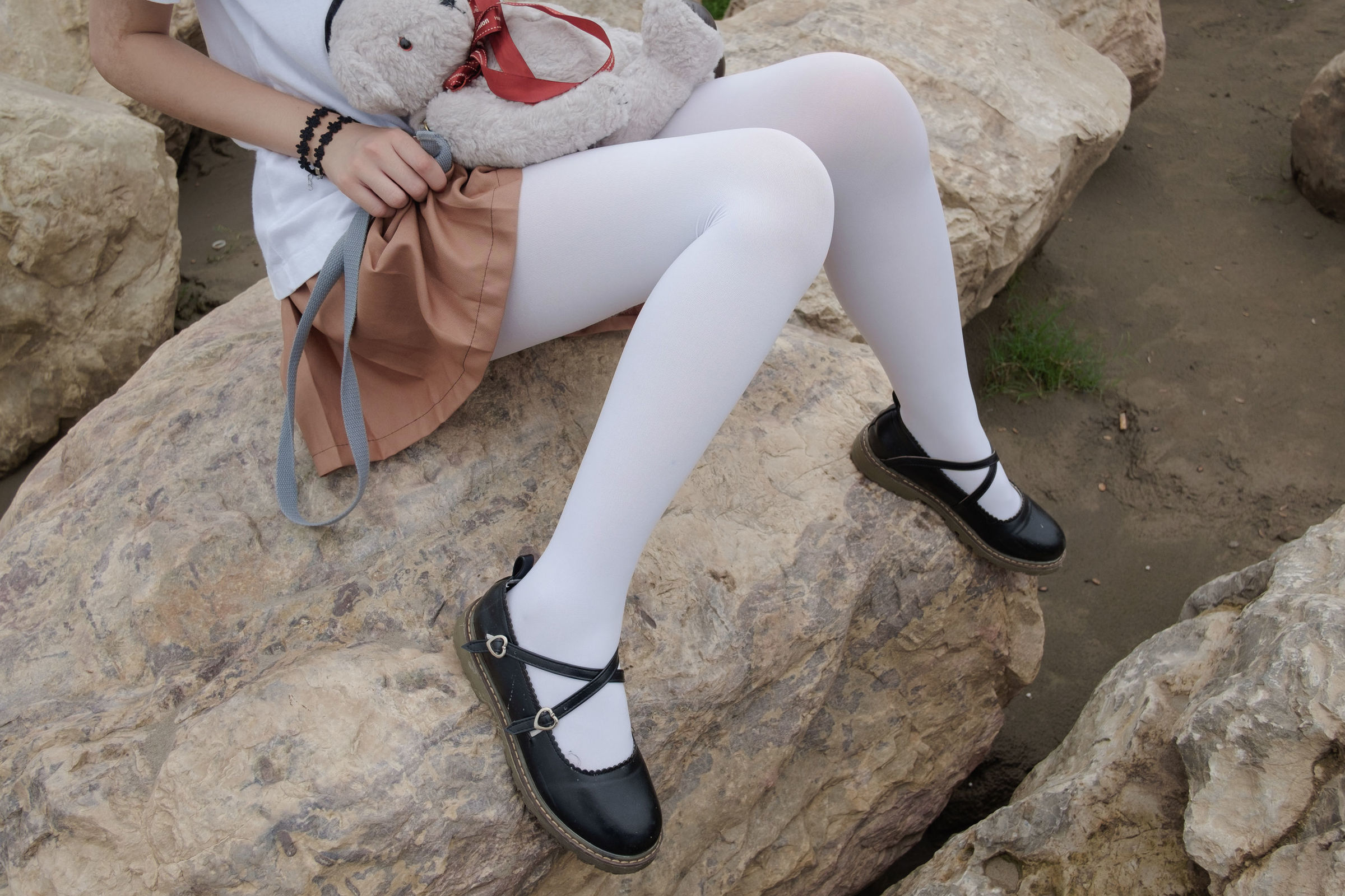 [森萝财团] BETA-004 高中女生JK白丝外拍 萝莉丝袜写真套图[113](第31页)