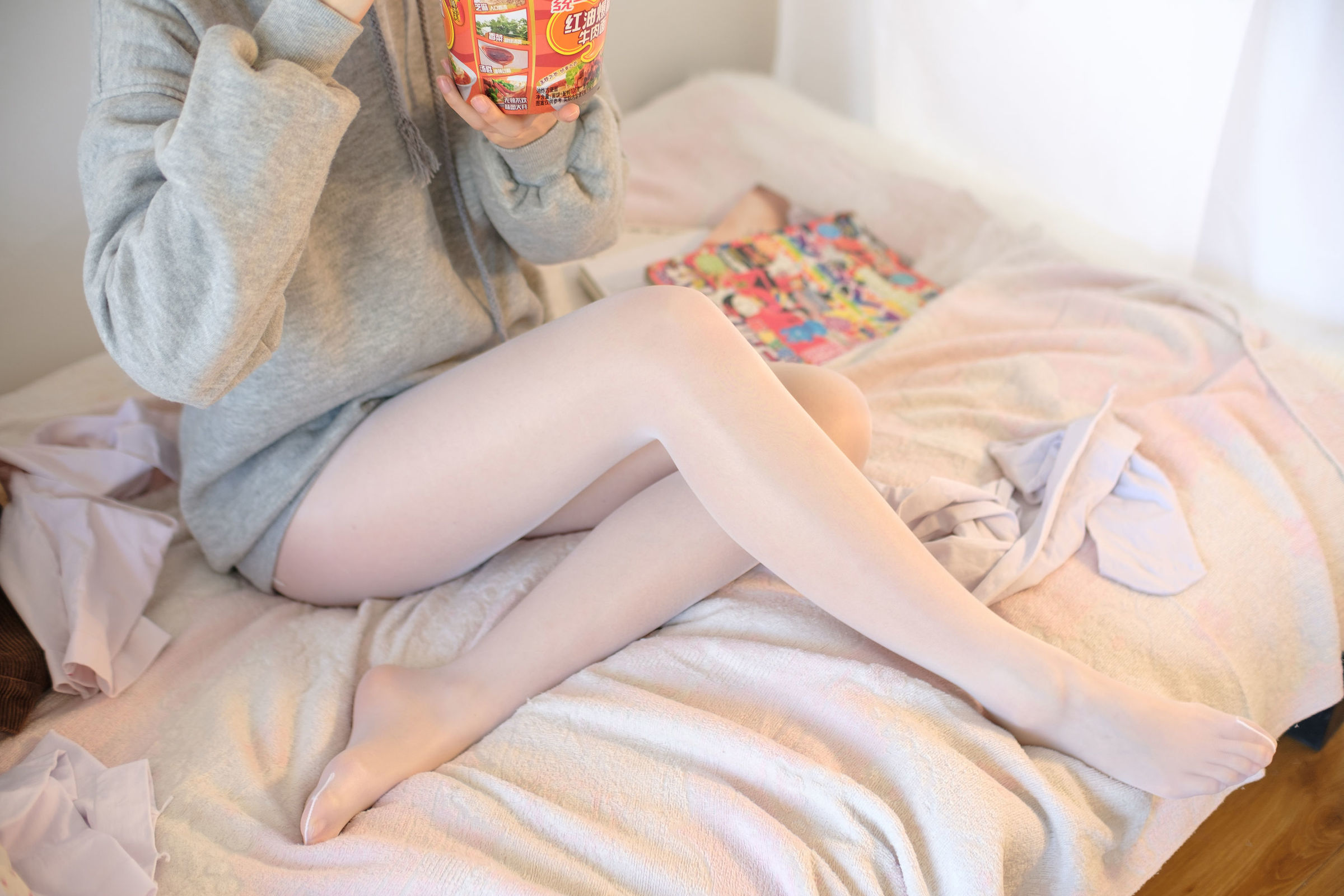 [森萝财团] X-003 少女的肉丝诱惑 萝莉丝袜写真套图[149](第86页)