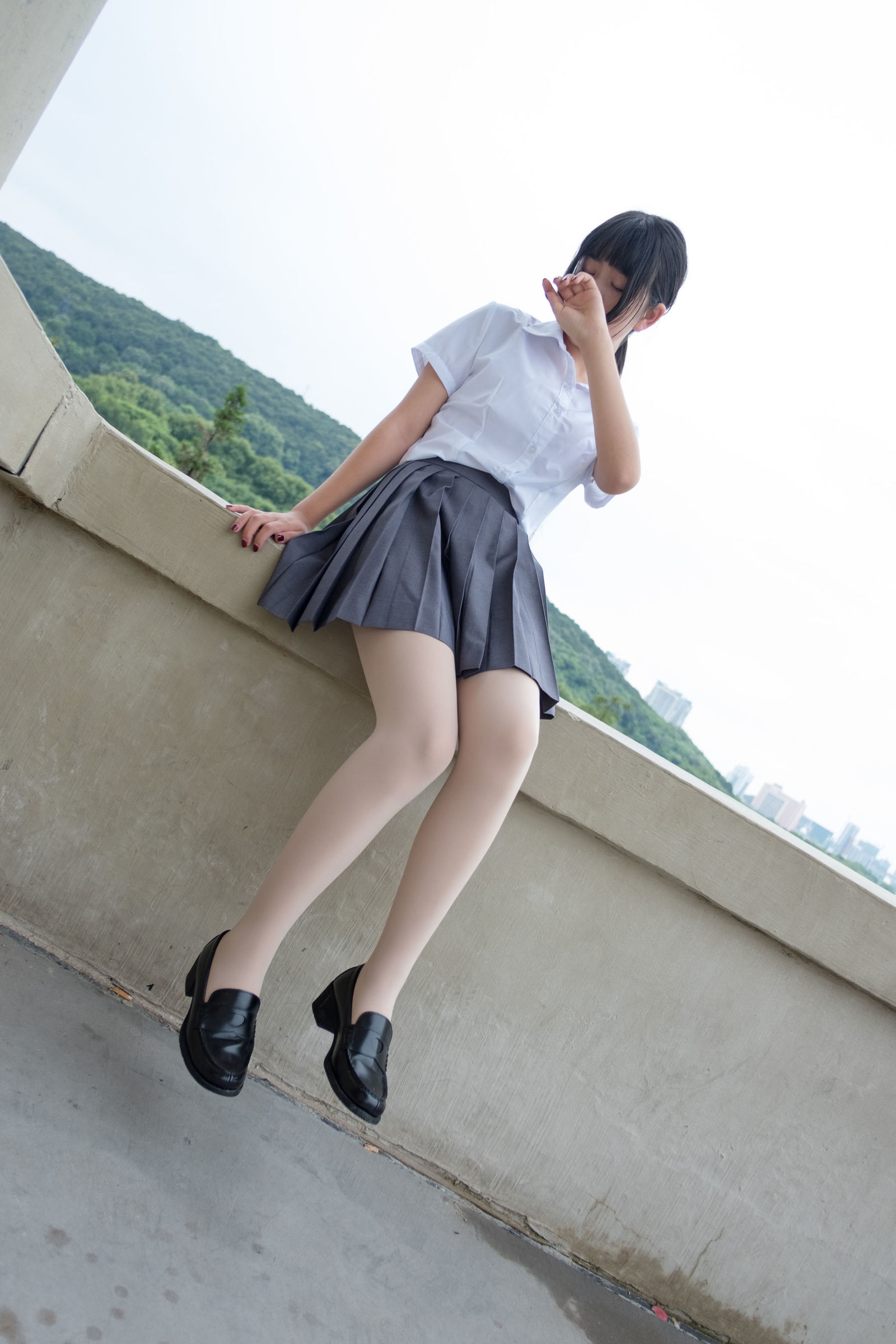 [森萝财团] BETA-005 女生的白衬衣诱惑 萝莉丝袜写真套图[76](第8页)
