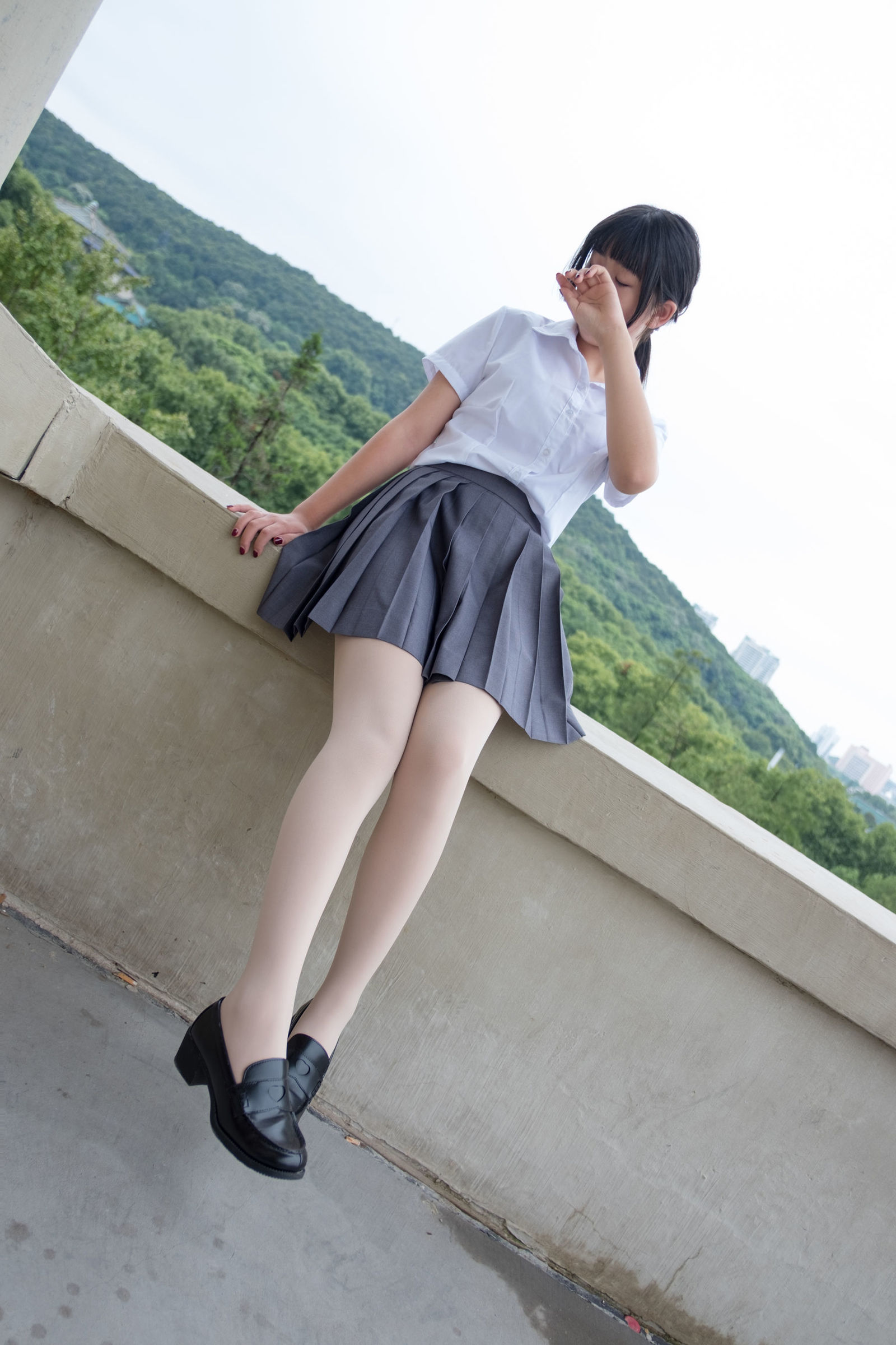[森萝财团] BETA-005 女生的白衬衣诱惑 萝莉丝袜写真套图[76](第9页)
