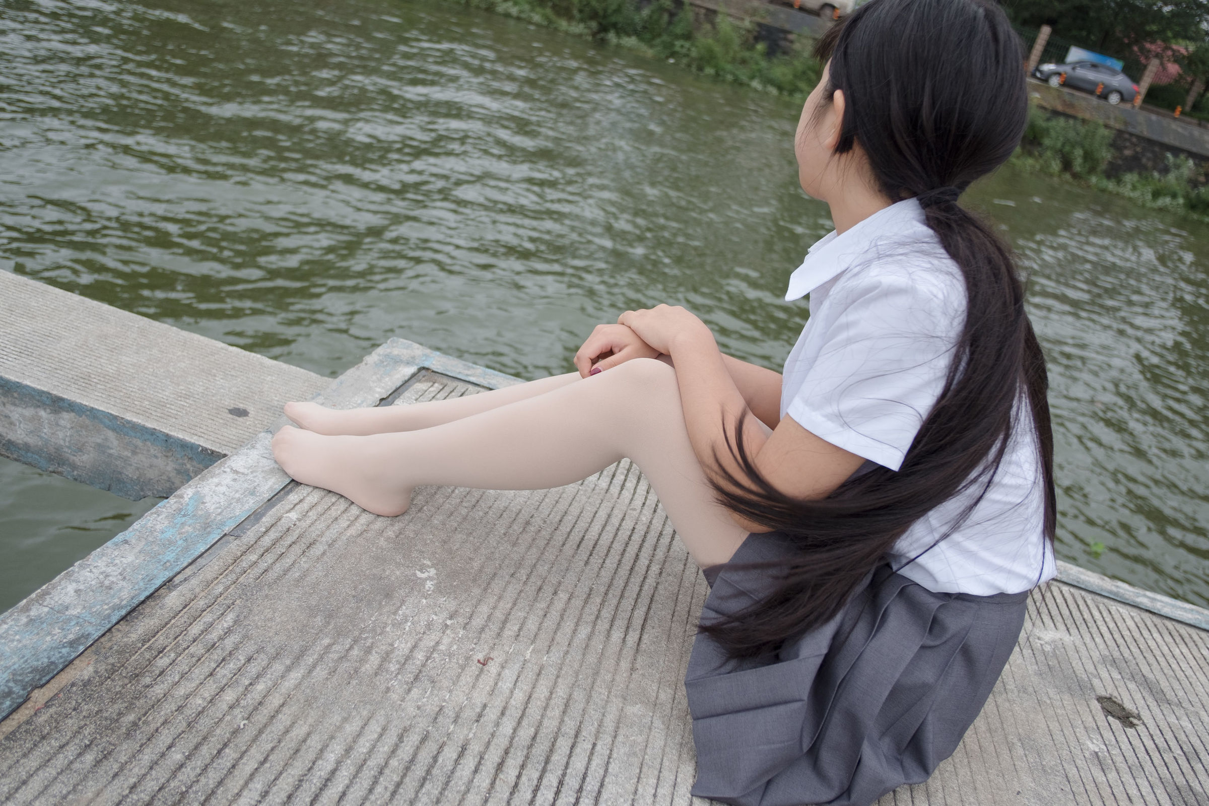 [森萝财团] BETA-005 女生的白衬衣诱惑 萝莉丝袜写真套图[76](第38页)