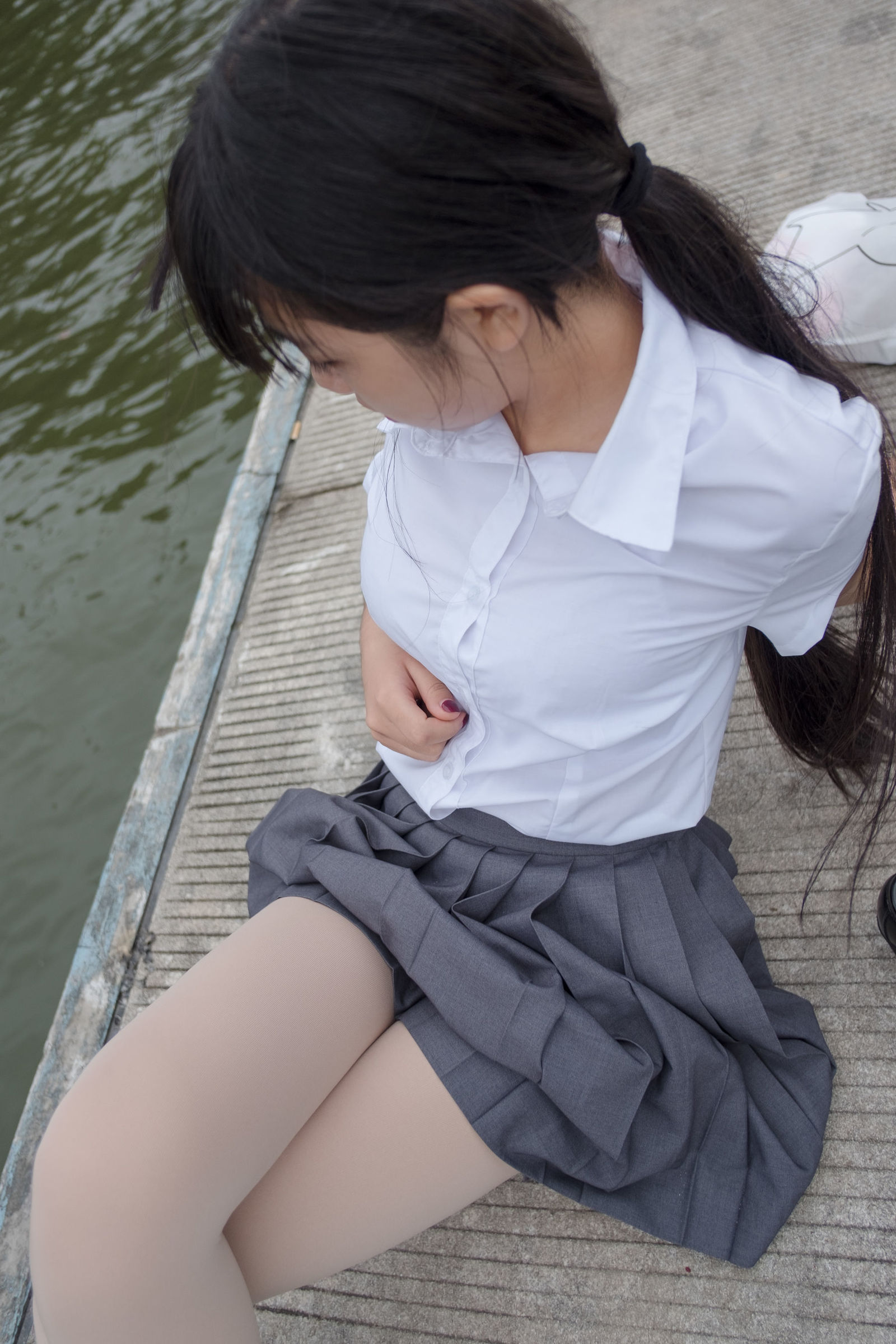 [森萝财团] BETA-005 女生的白衬衣诱惑 萝莉丝袜写真套图[76](第48页)