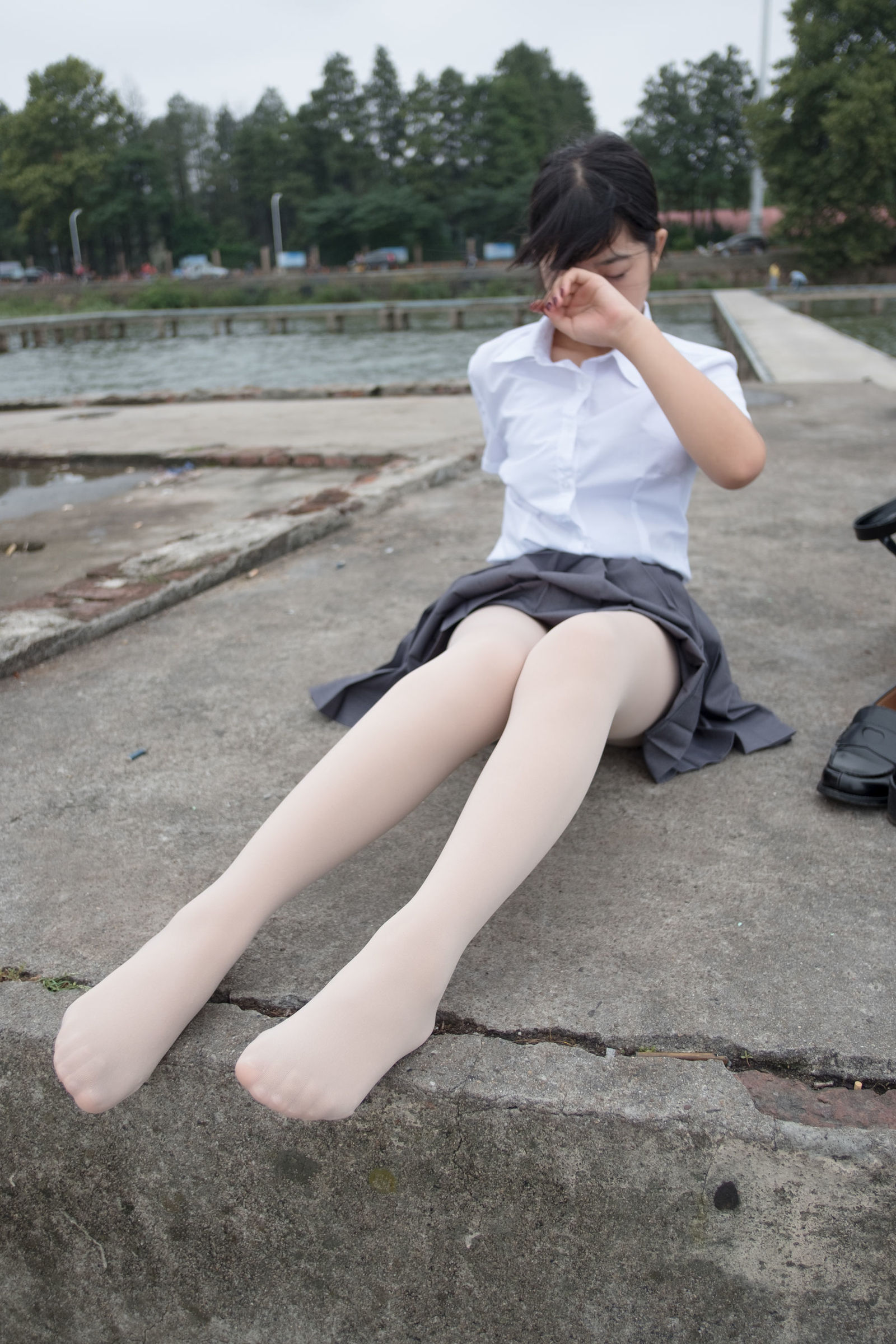 [森萝财团] BETA-005 女生的白衬衣诱惑 萝莉丝袜写真套图[76](第65页)