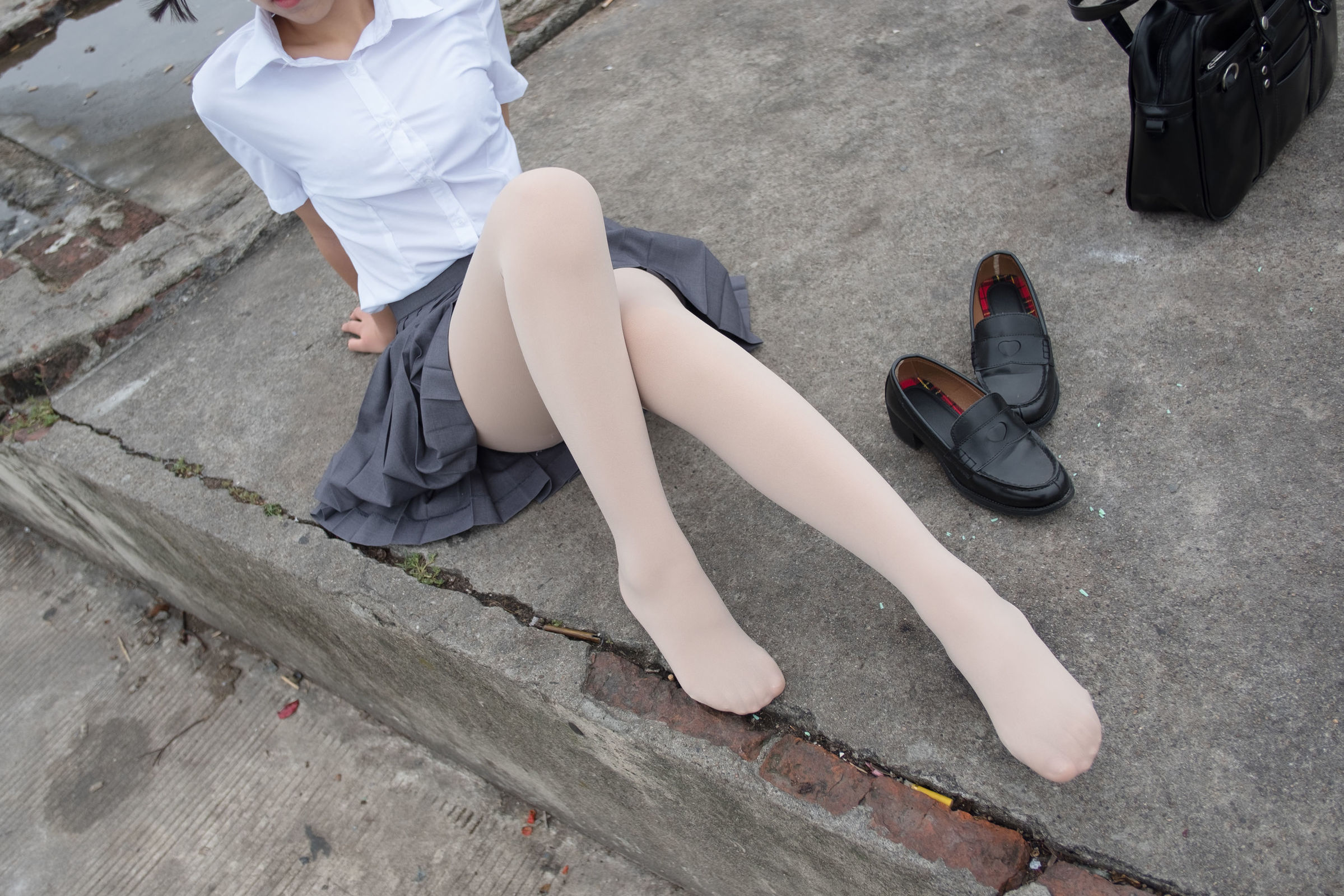 [森萝财团] BETA-005 女生的白衬衣诱惑 萝莉丝袜写真套图[76](第72页)