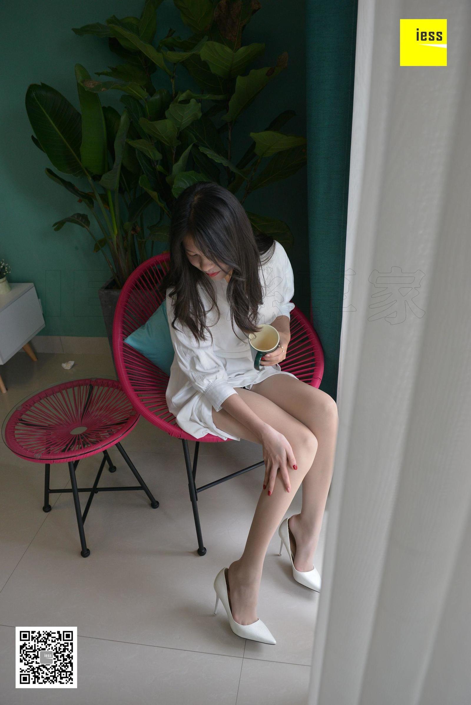 [IESS异思趣向]  七七 《七七的仙女白裙》丝袜美腿写真套图[80](第77页)