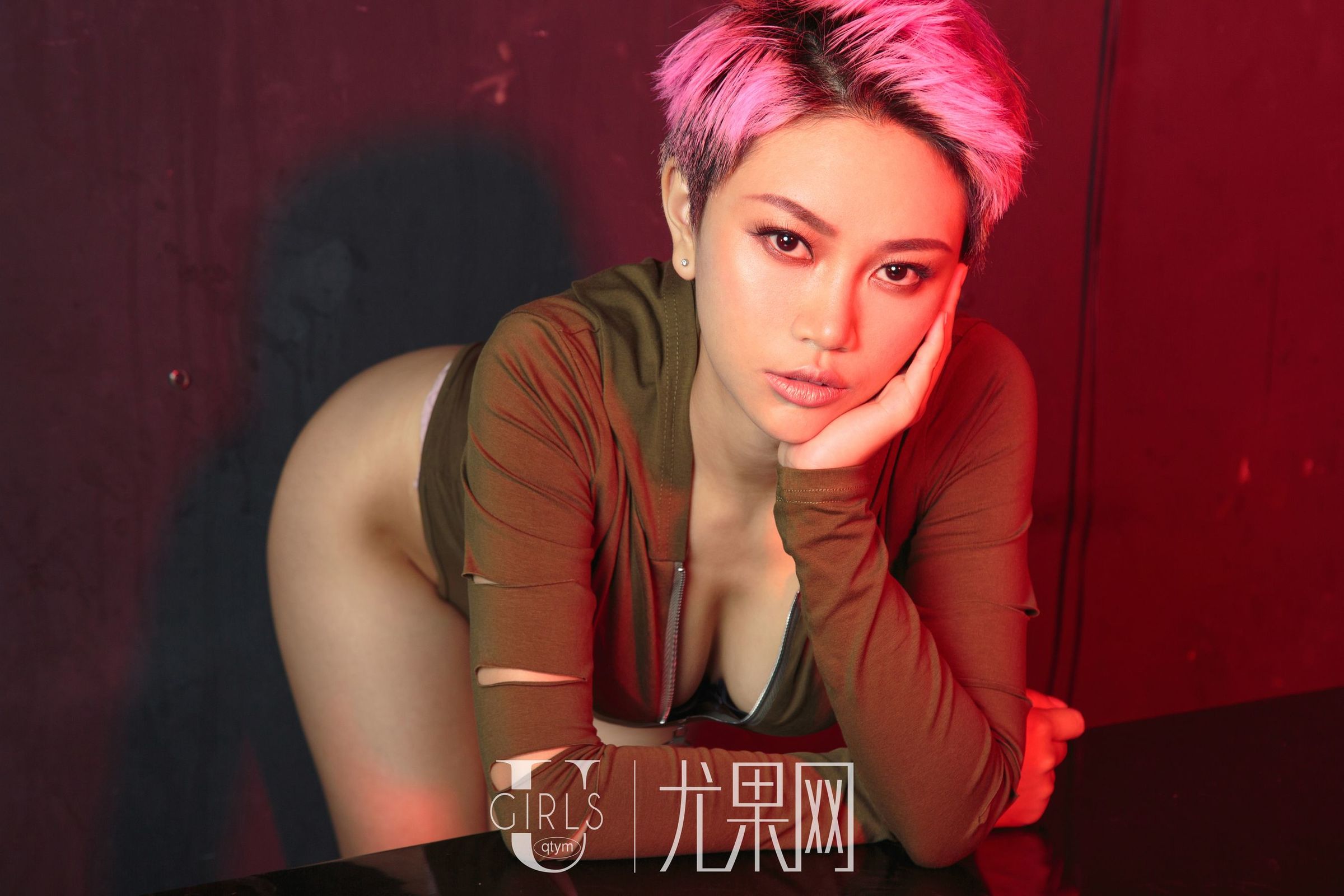 [Ugirls尤果网] T036 Amanda&萌琪琪&夏玲蔓&葵皇&萱宸 - 猎艳[65](第22页)