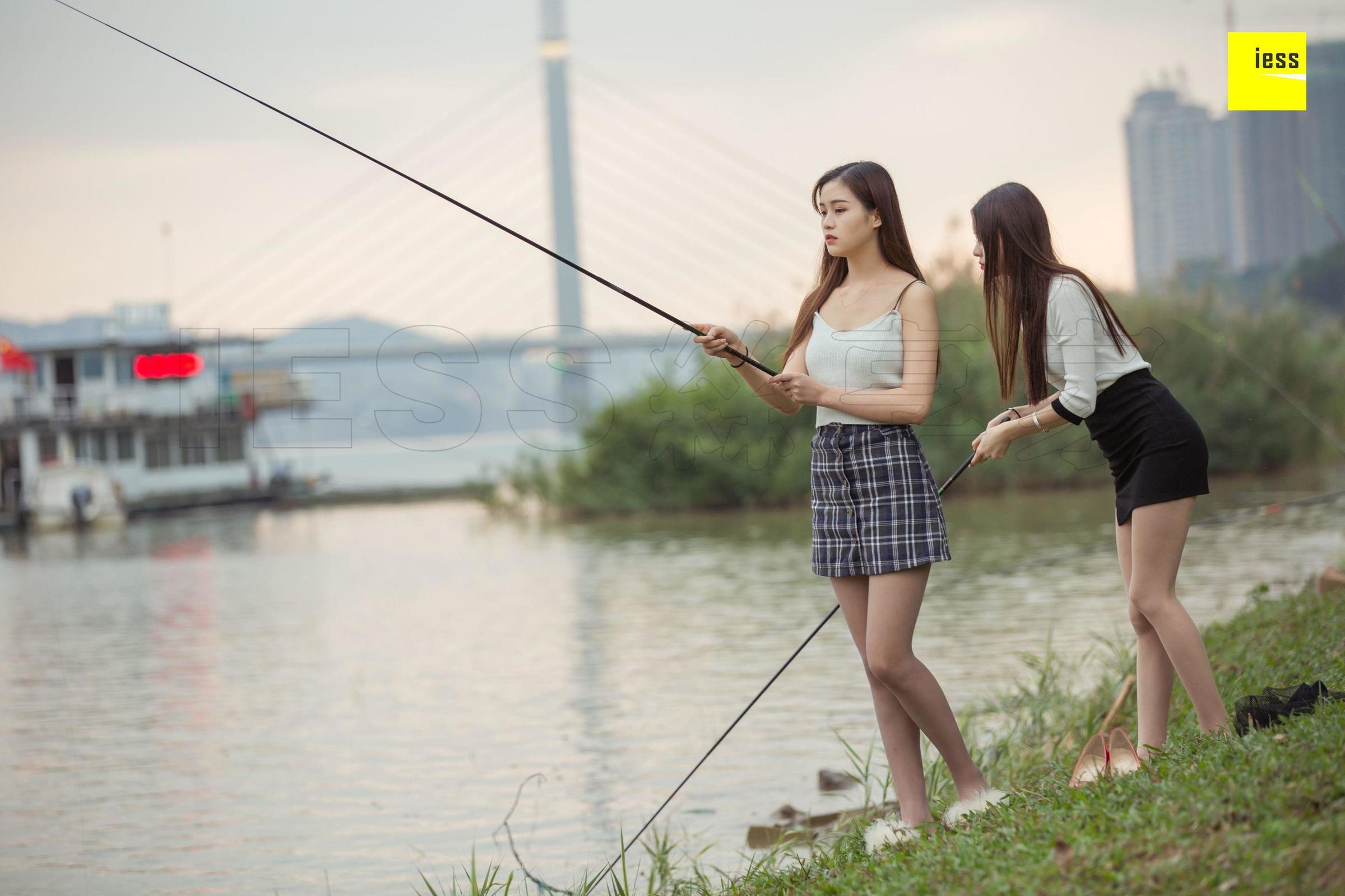 [IESS异思趣向]  佳佳&九妹 《钓鱼还是钓丝？》丝袜写真套图[97](第47页)