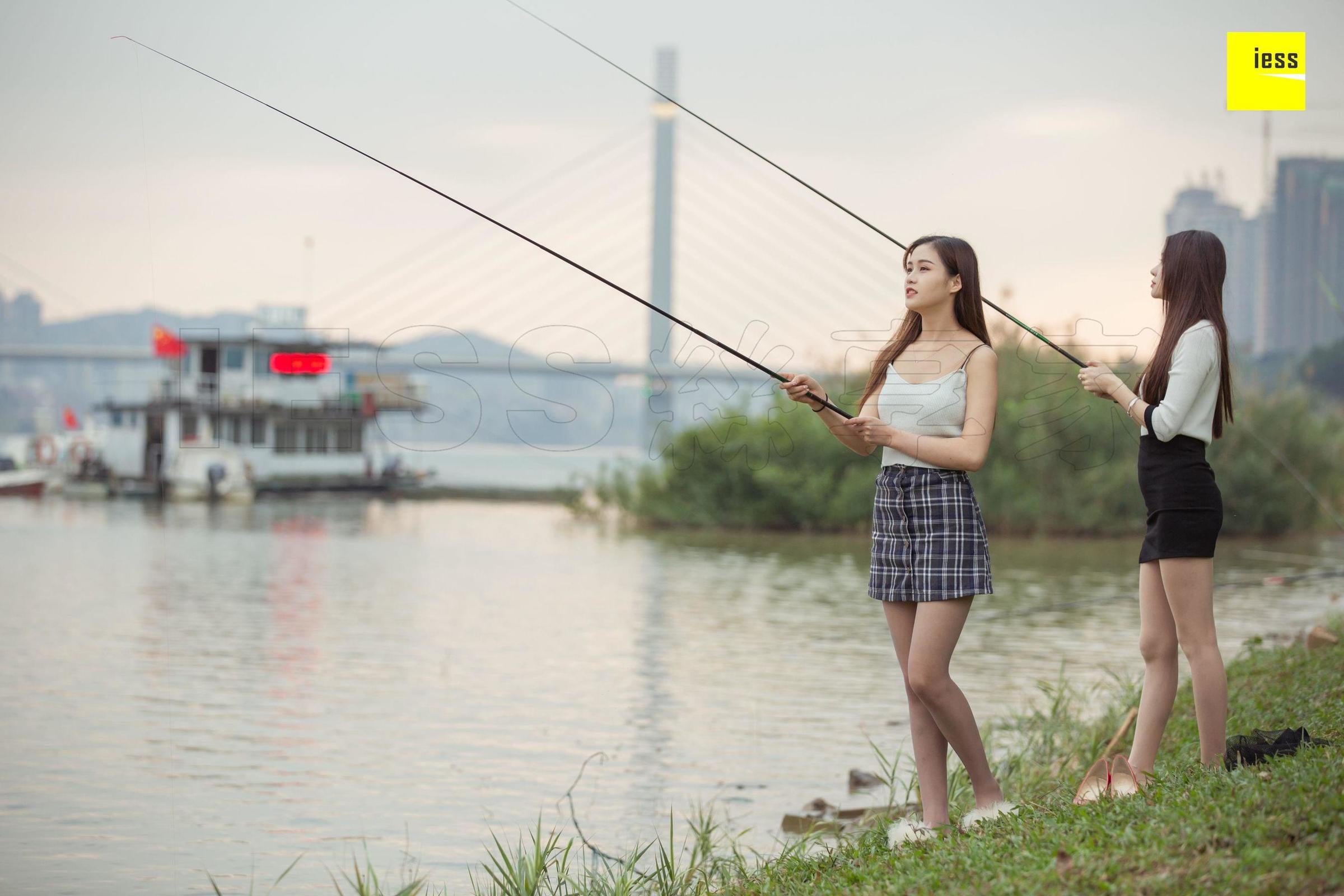 [IESS异思趣向]  佳佳&九妹 《钓鱼还是钓丝？》丝袜写真套图[97](第48页)