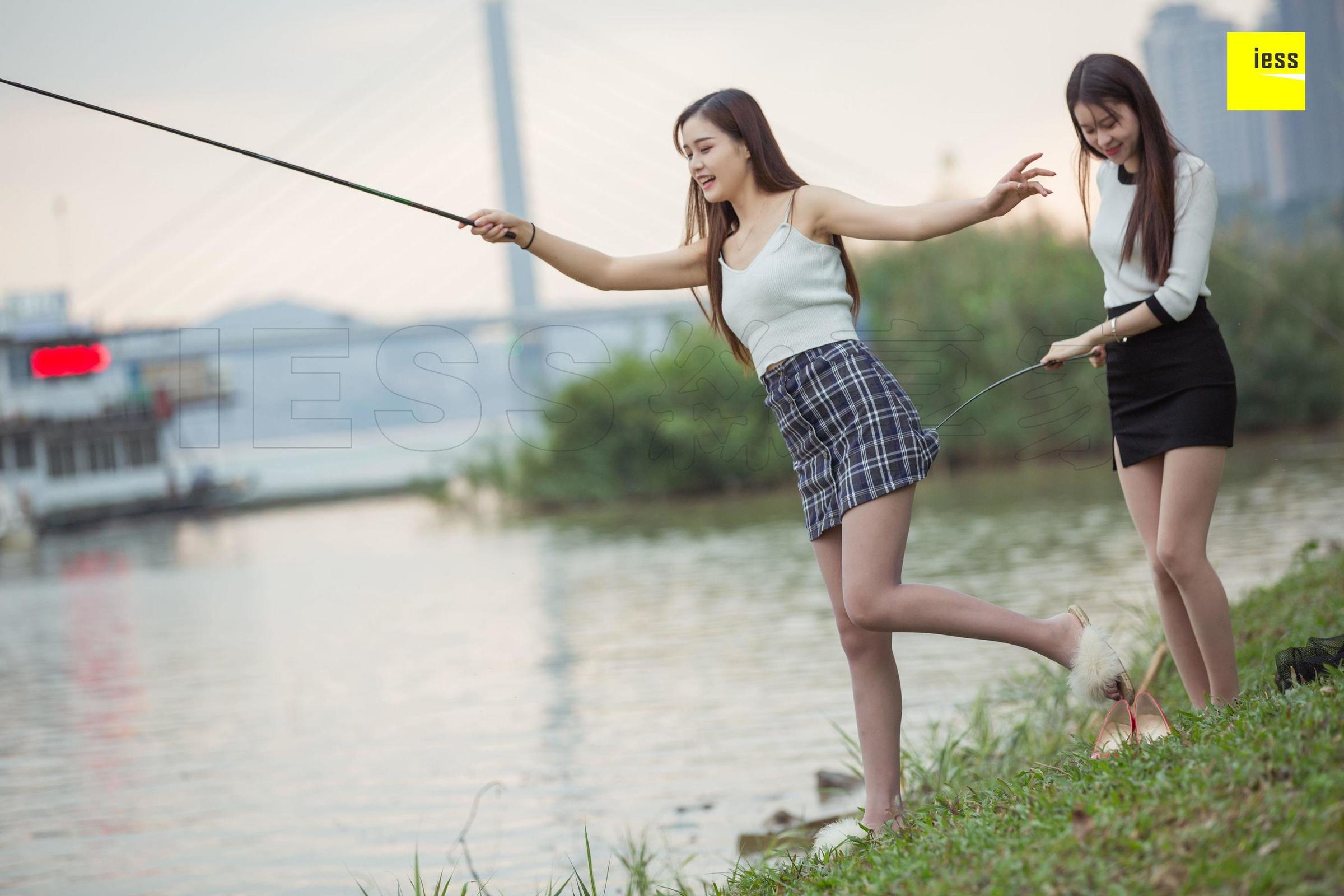 [IESS异思趣向]  佳佳&九妹 《钓鱼还是钓丝？》丝袜写真套图[97](第50页)