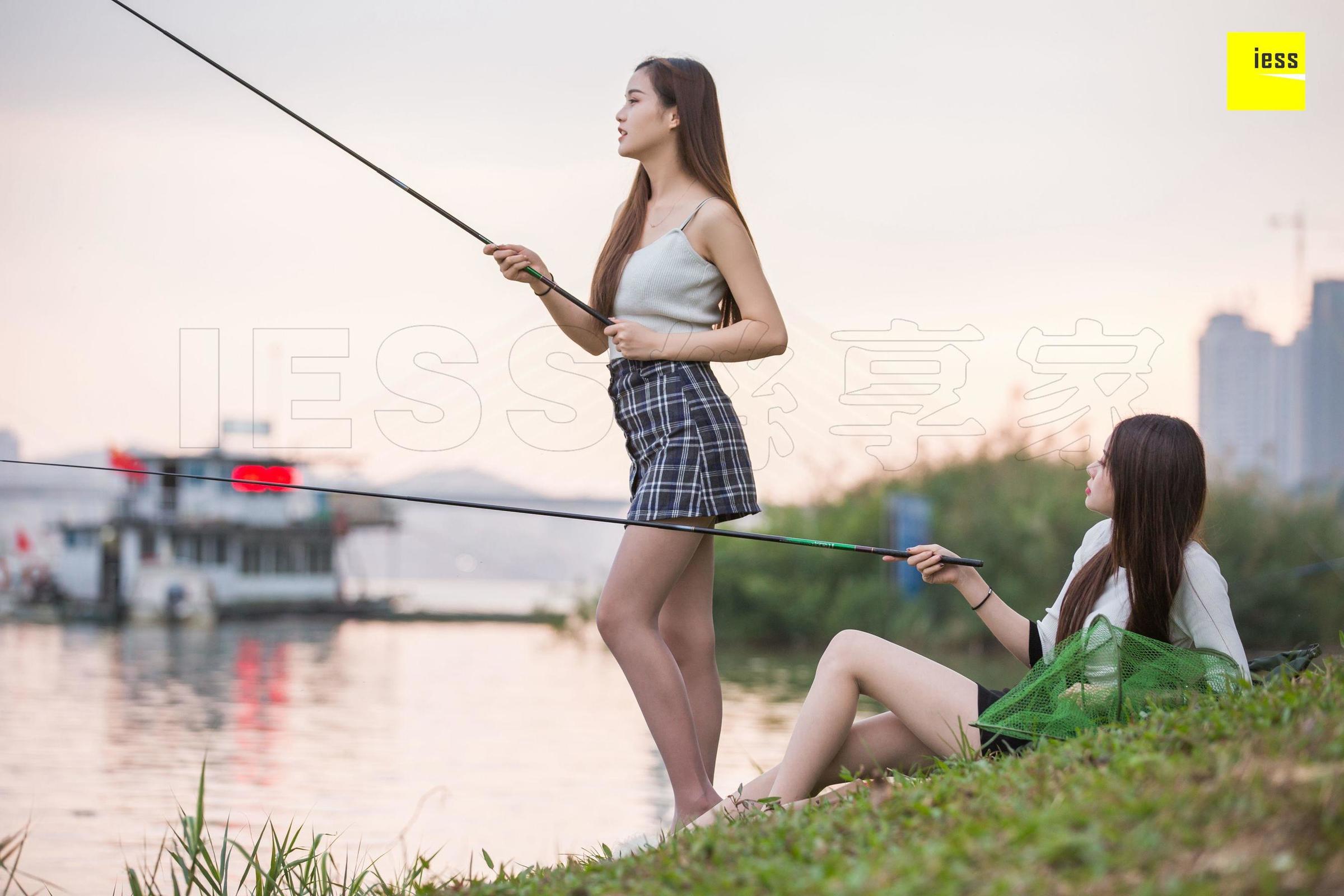 [IESS异思趣向]  佳佳&九妹 《钓鱼还是钓丝？》丝袜写真套图[97](第61页)