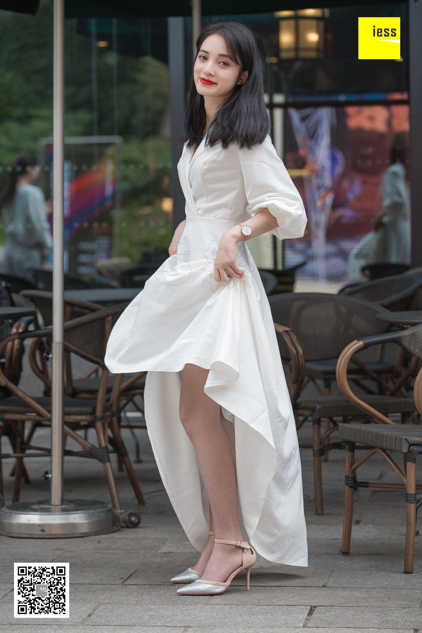 [IESS异思趣向]  姗姗 《烈焰红唇白长裙》丝袜美腿写真套图[84](第77页)
