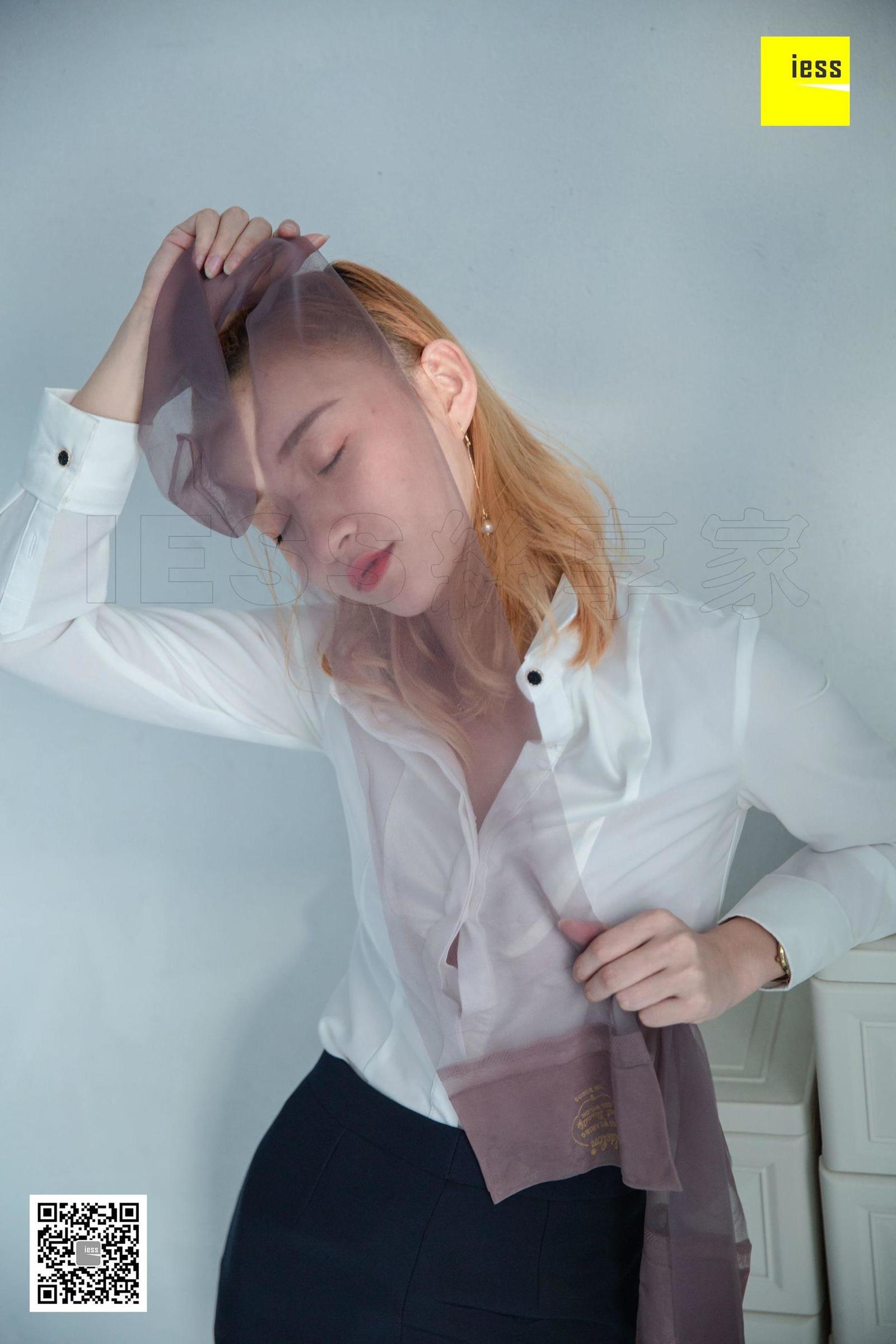 [IESS异思趣向] 秋秋 《秋姐的黑丝审视》丝袜美腿写真套图[95](第13页)