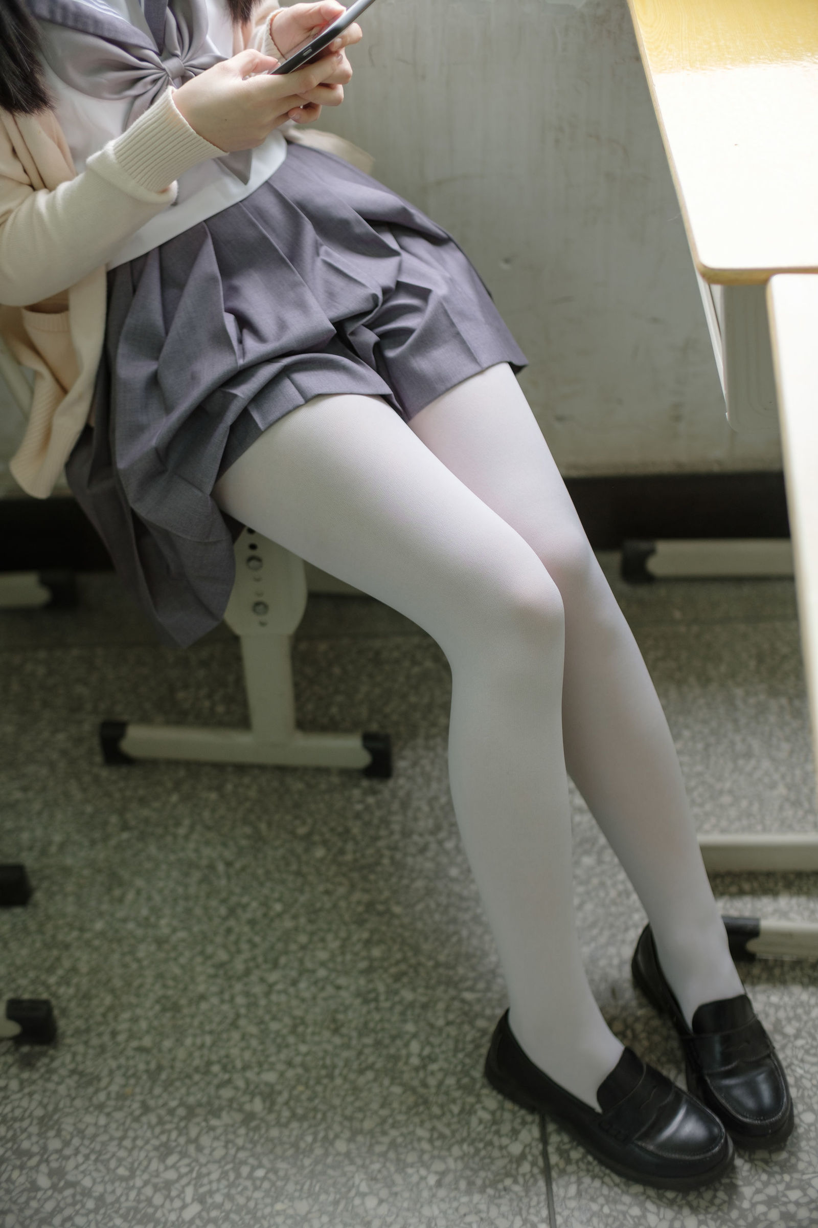 [森萝财团-萝莉丝袜写真] X-017 JK校服白丝[99](第13页)