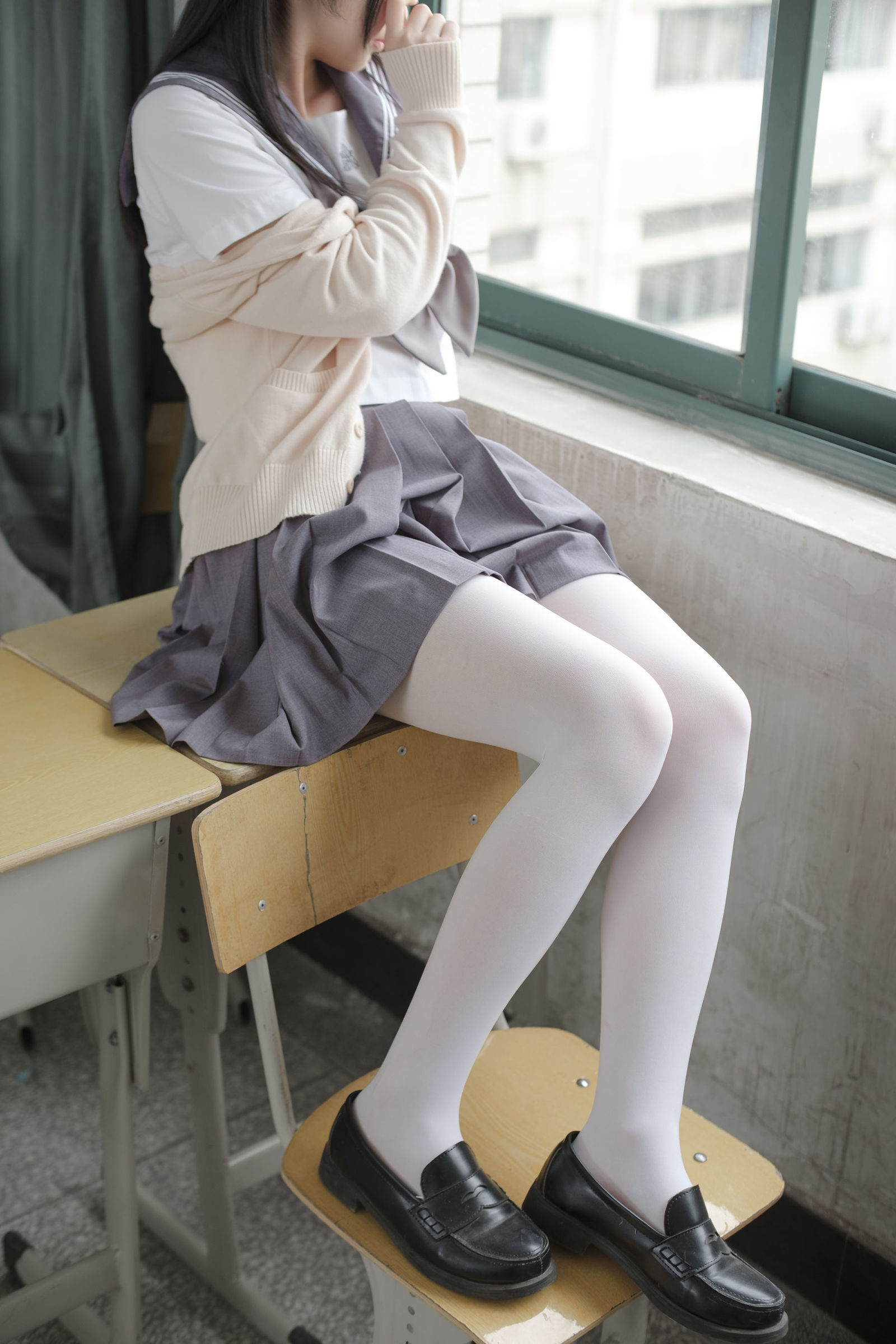 [森萝财团-萝莉丝袜写真] X-017 JK校服白丝[99](第39页)