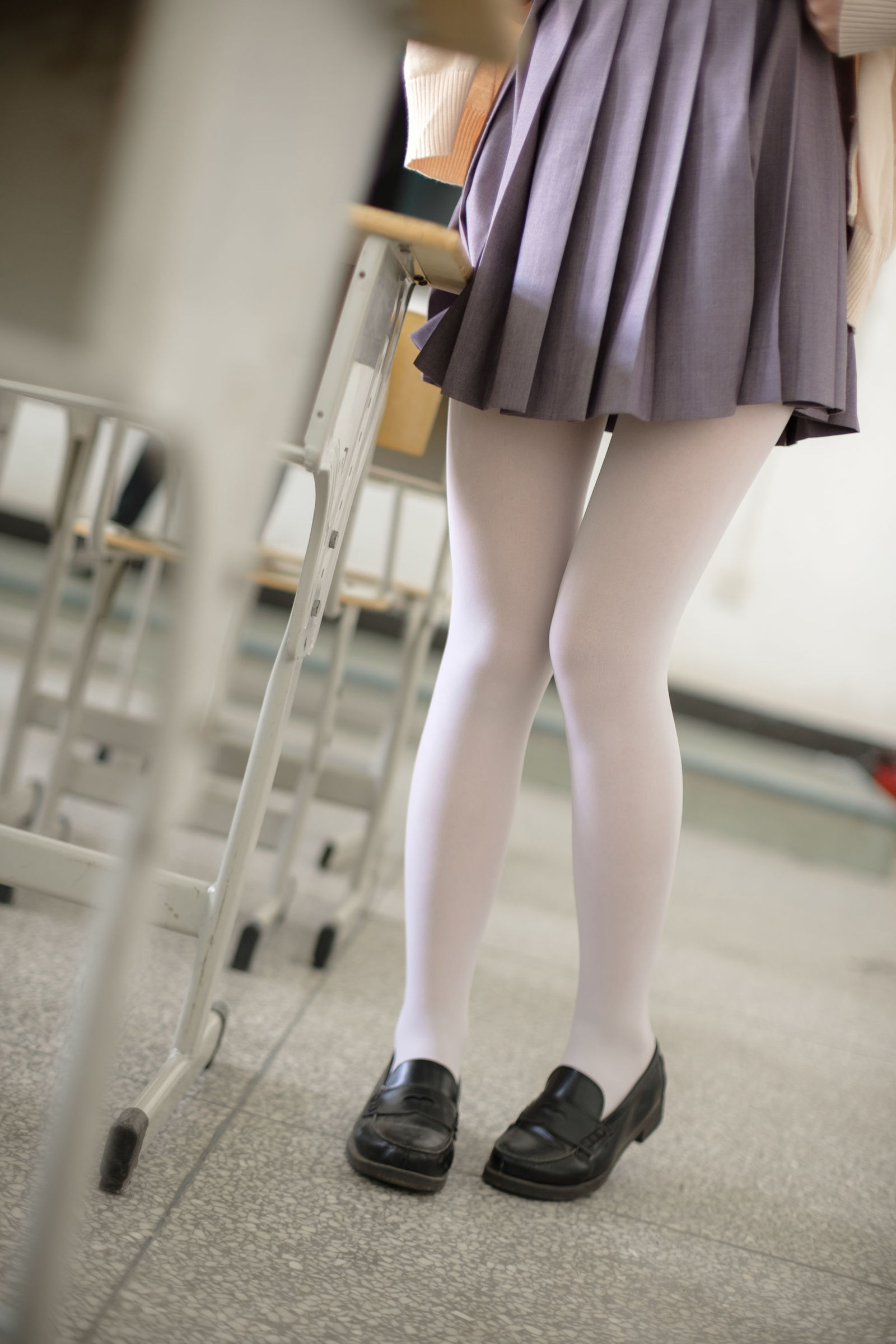 [森萝财团-萝莉丝袜写真] X-017 JK校服白丝[99](第79页)