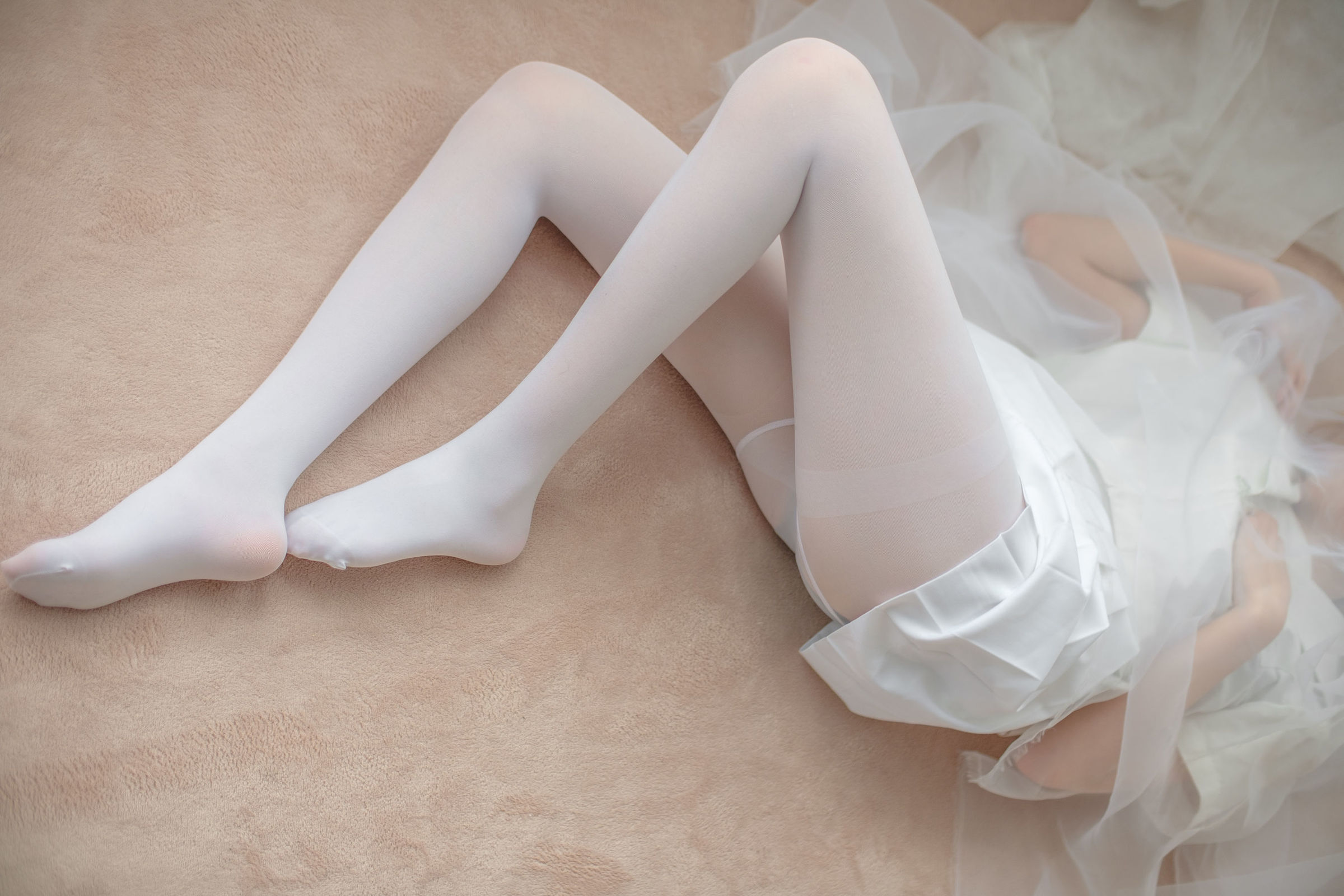 [森萝财团] X-038 明天我要嫁给你啦 萝莉丝袜写真套图[116](第102页)