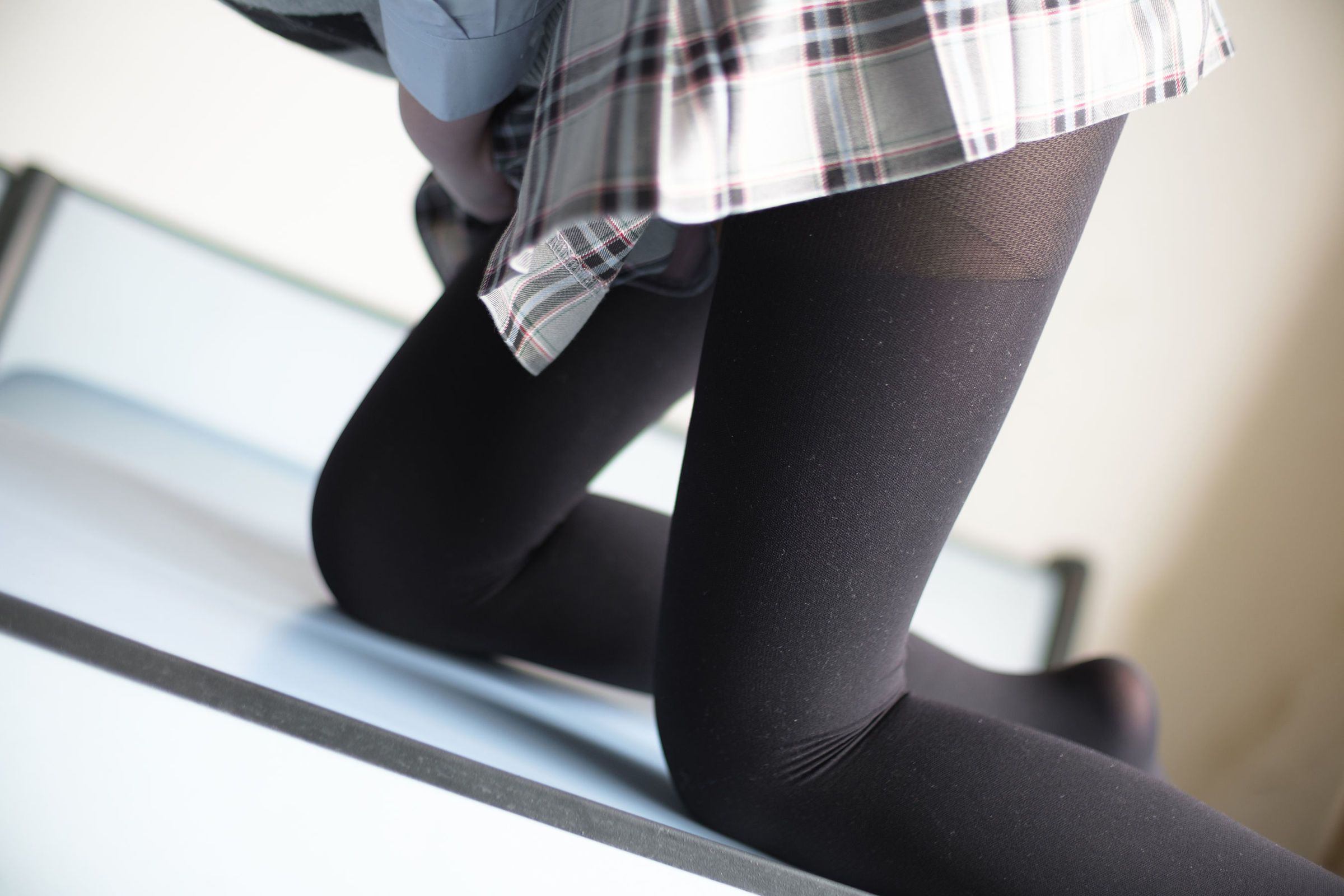 [森萝财团-萝莉丝袜写真] X-014 黑丝学妹美脚[116](第101页)