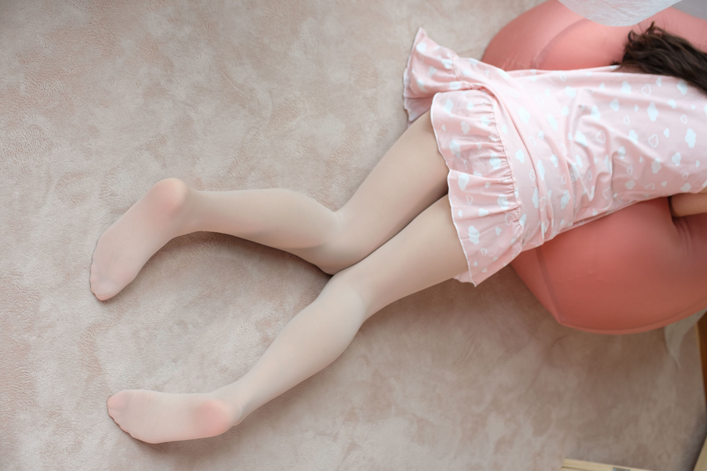 [森萝财团] X-039 粉红小可爱的肉丝 萝莉丝袜写真套图[71](第4页)