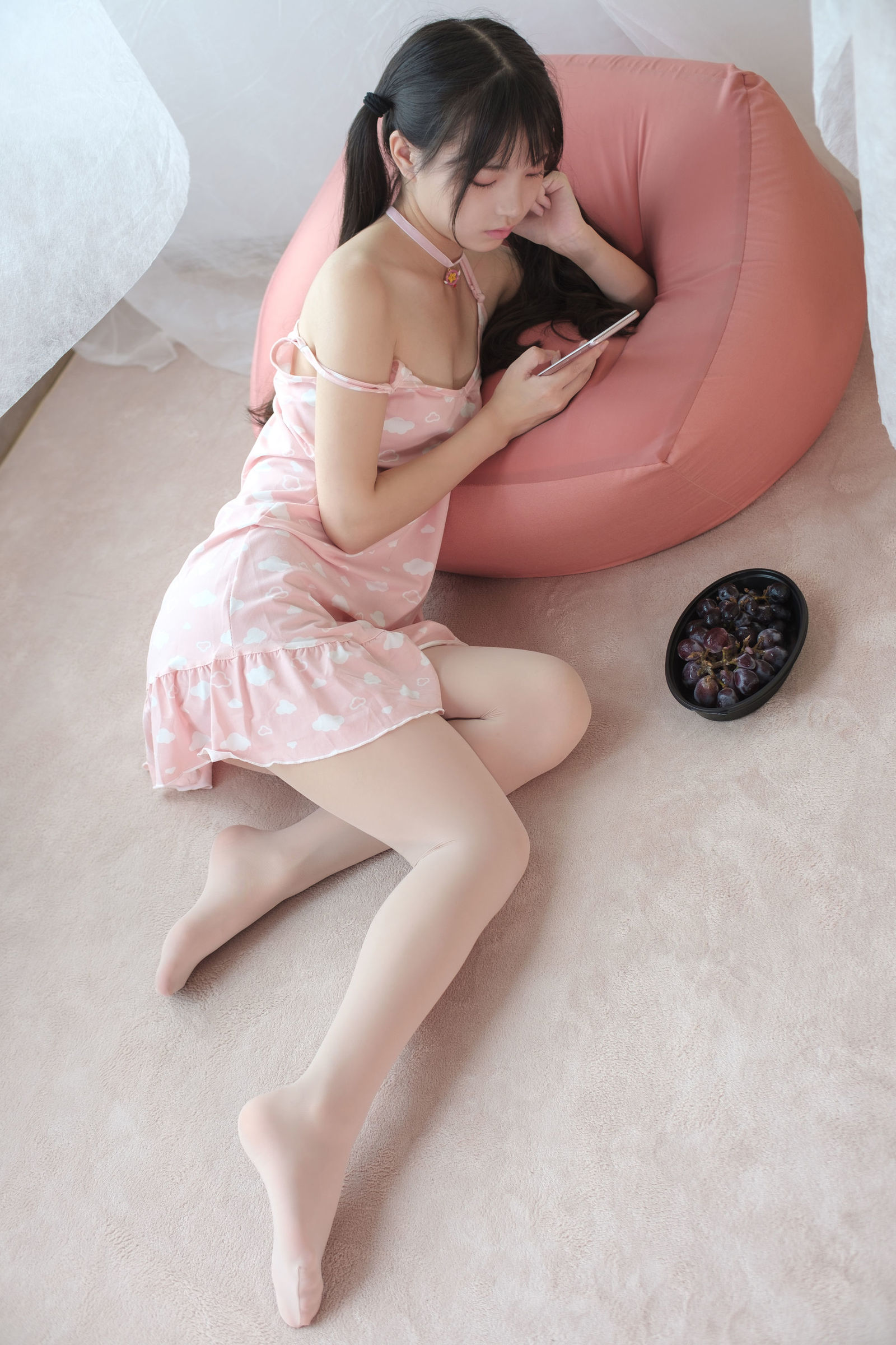 [森萝财团] X-039 粉红小可爱的肉丝 萝莉丝袜写真套图[71](第10页)