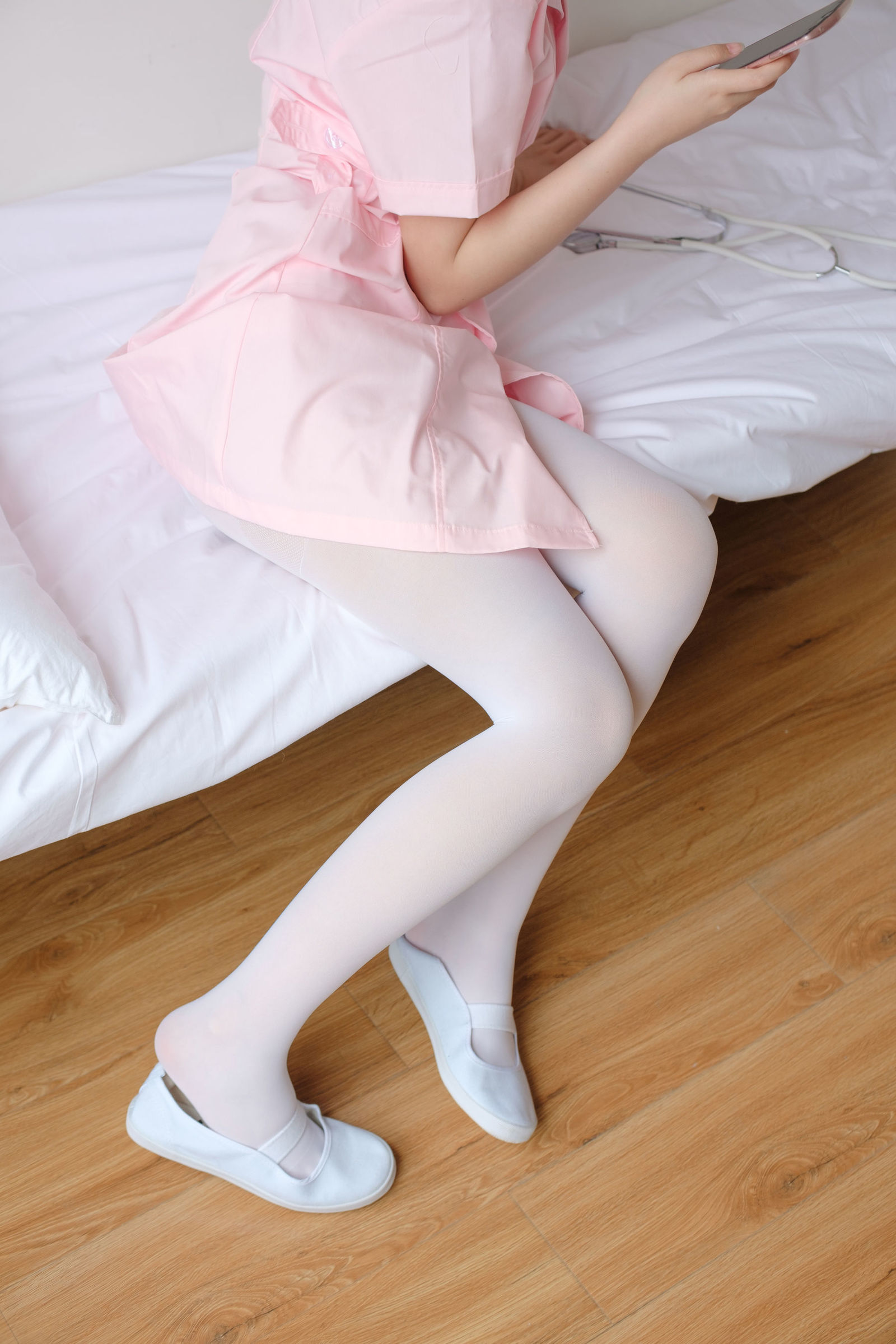 [森萝财团-萝莉丝袜写真] X-021 护士妹妹穿白丝[167](第93页)