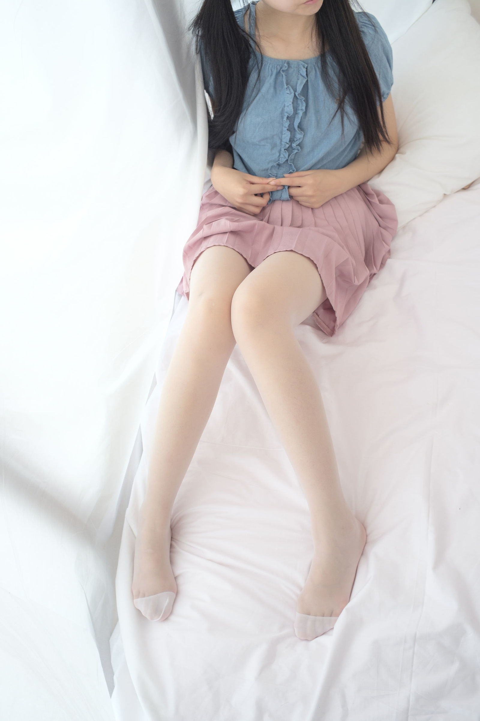 [森萝财团-萝莉丝袜写真] X-019 肉丝换白丝[103](第14页)