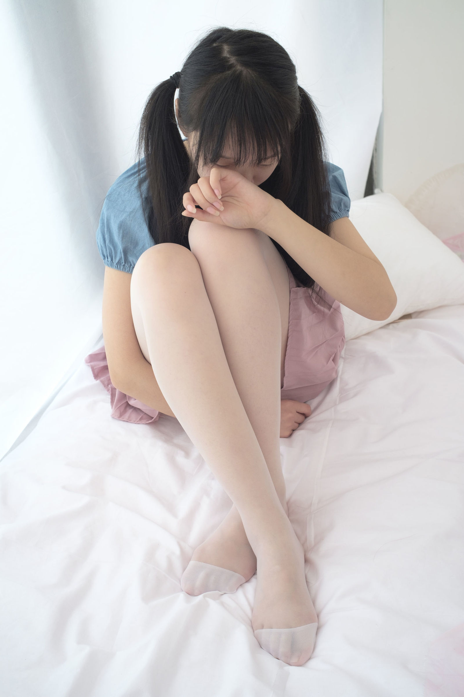[森萝财团-萝莉丝袜写真] X-019 肉丝换白丝[103](第18页)