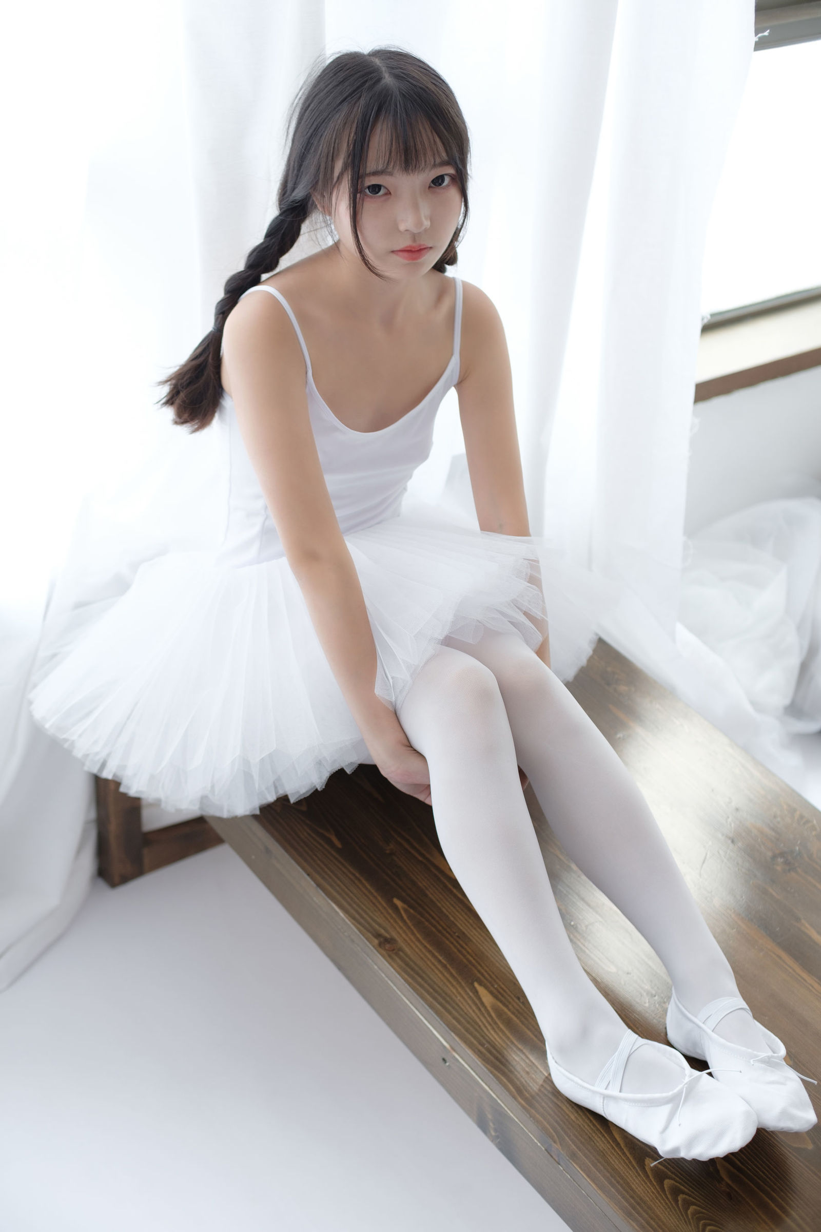 [森萝财团] X-042 白丝萝莉少女 萝莉丝袜写真套图[115](第51页)