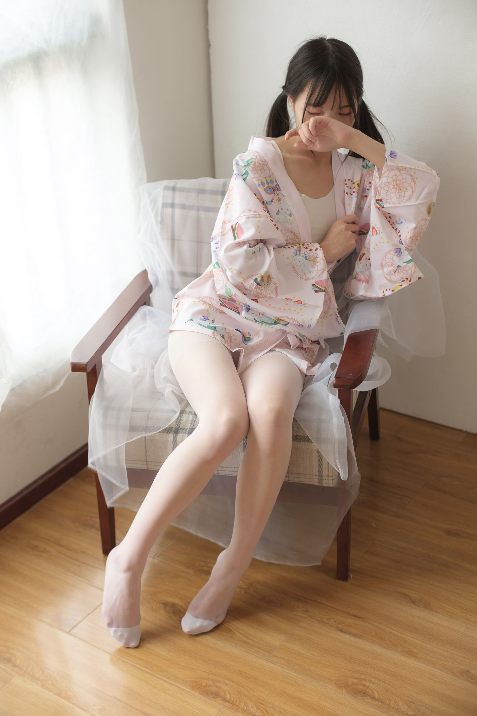 [森萝财团-萝莉丝袜写真] X-022 丝足火腿[89](第22页)