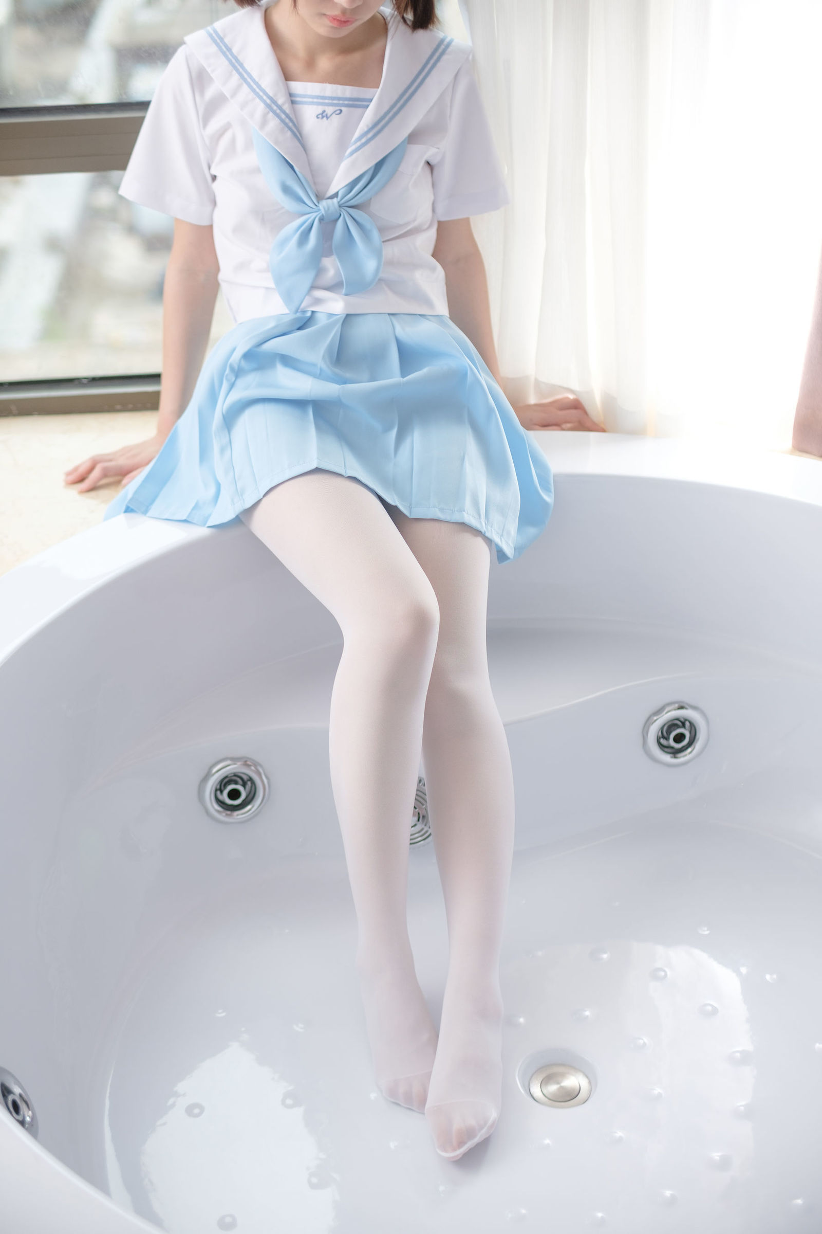 [森萝财团] X-032 JK浴缸戏水 萝莉丝袜写真套图[129](第57页)