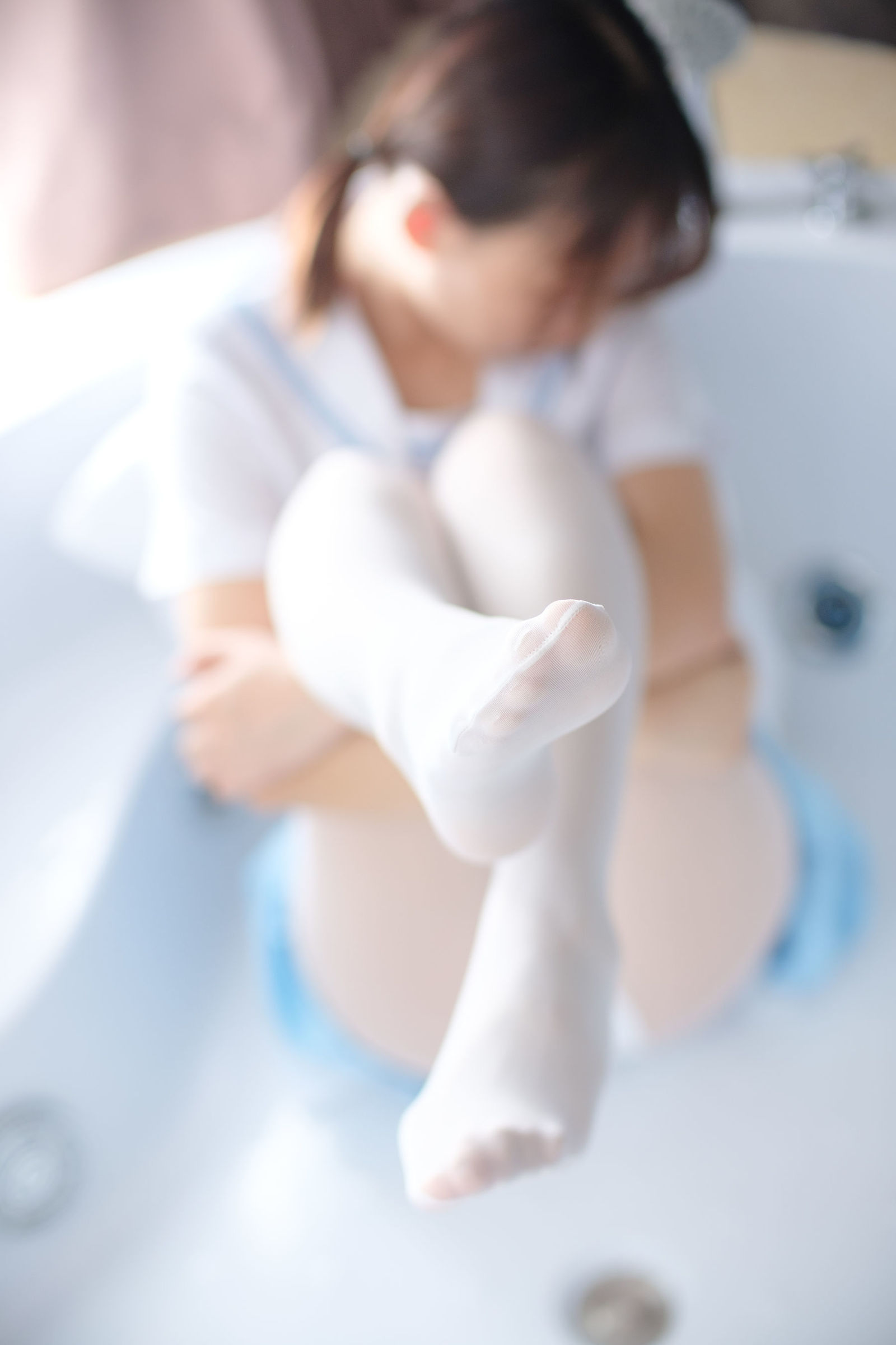 [森萝财团] X-032 JK浴缸戏水 萝莉丝袜写真套图[129](第86页)