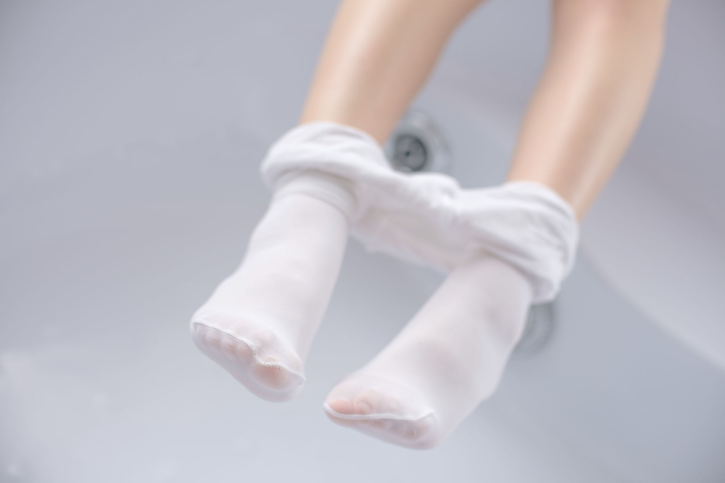 [森萝财团] X-032 JK浴缸戏水 萝莉丝袜写真套图[129](第87页)