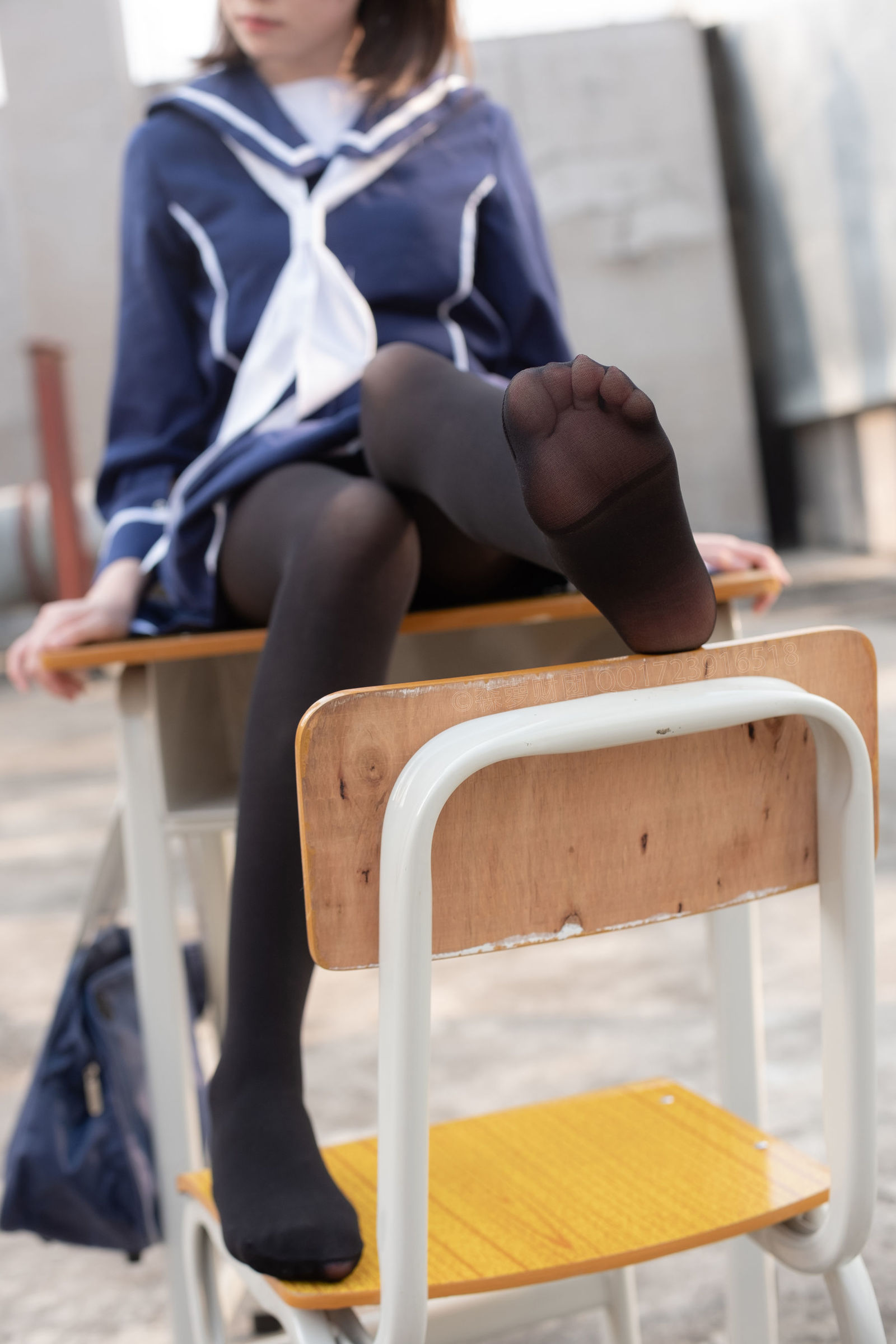 [森萝财团] X-043 天台黑丝水手服 萝莉丝袜写真套图[110](第32页)