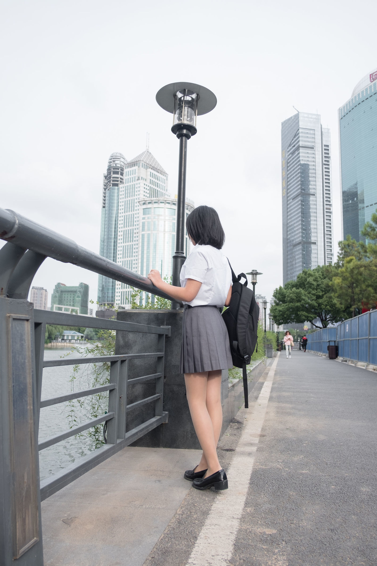 [森萝财团] BETA-008 学妹户外肉丝美足 萝莉丝袜写真套图[87](第65页)