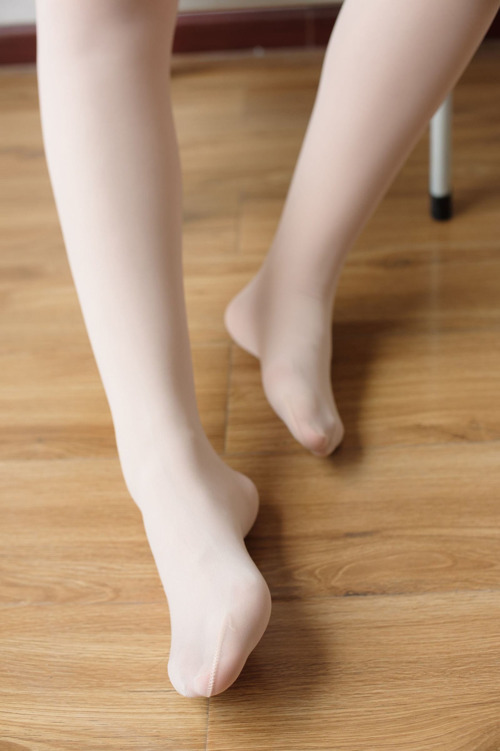 [森萝财团] X-033 肉丝白厚棉袜 萝莉丝袜写真套图[102](第77页)