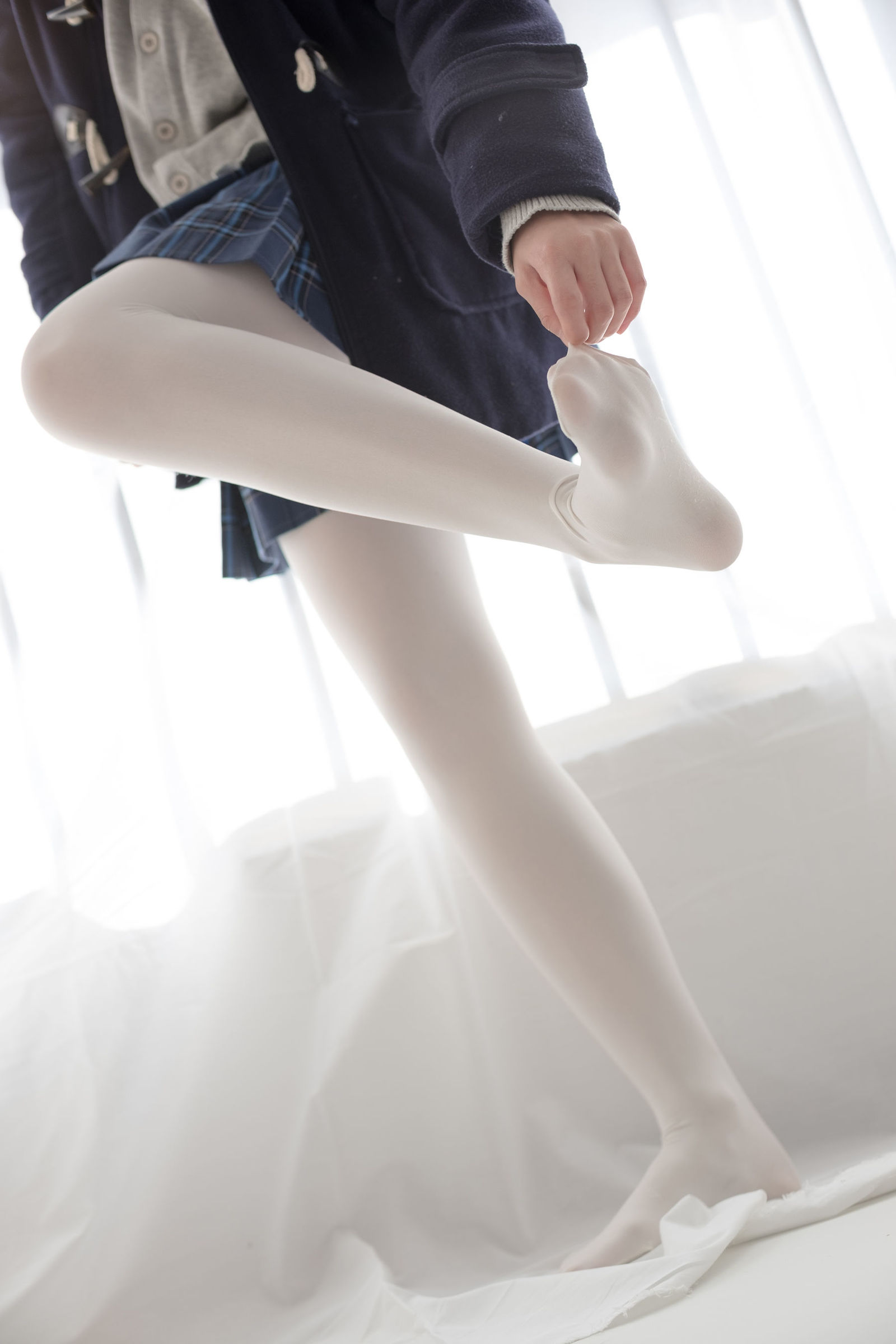 [森萝财团] R15-047 心中的白丝 萝莉丝袜写真套图[114](第22页)
