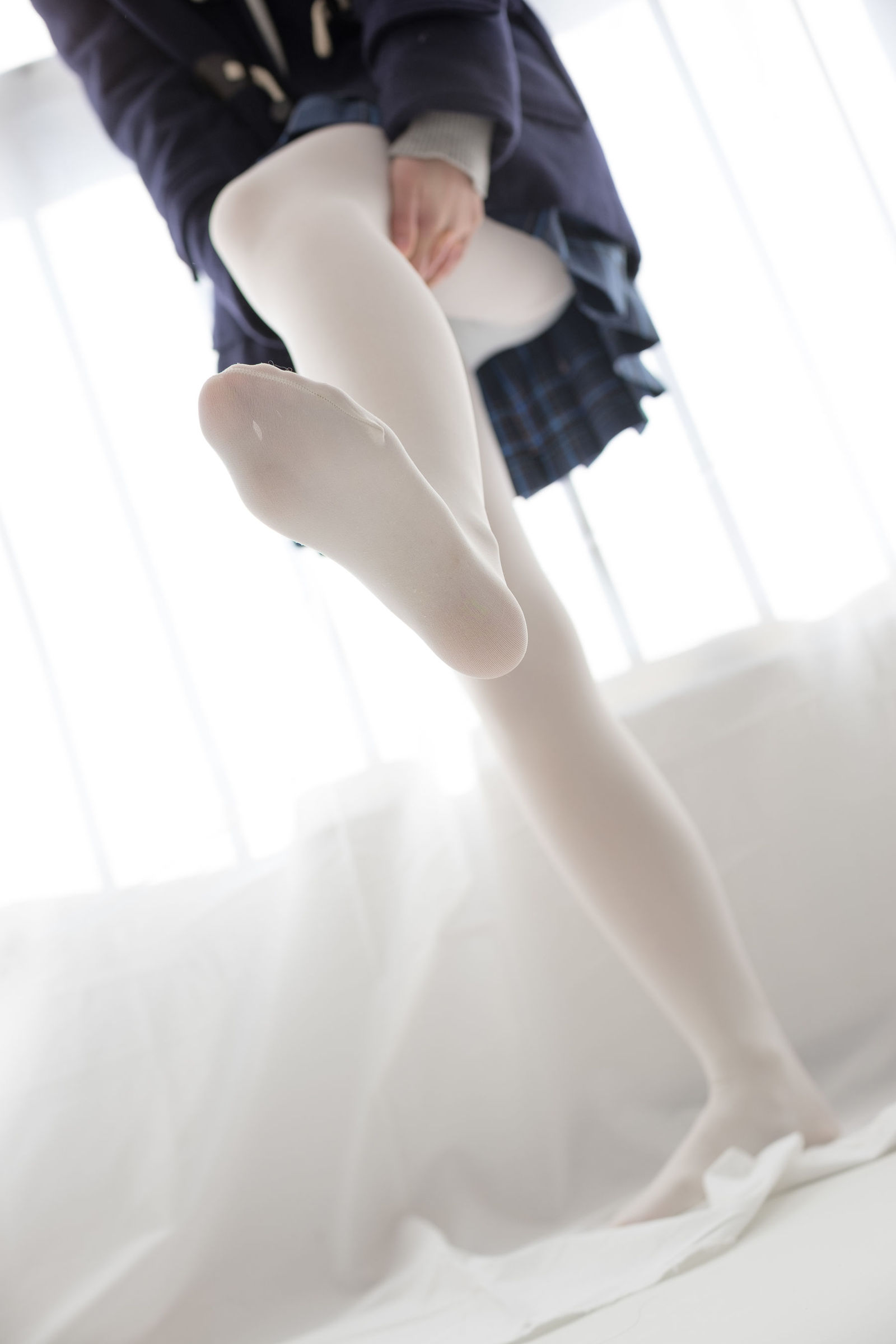 [森萝财团] R15-047 心中的白丝 萝莉丝袜写真套图[114](第23页)