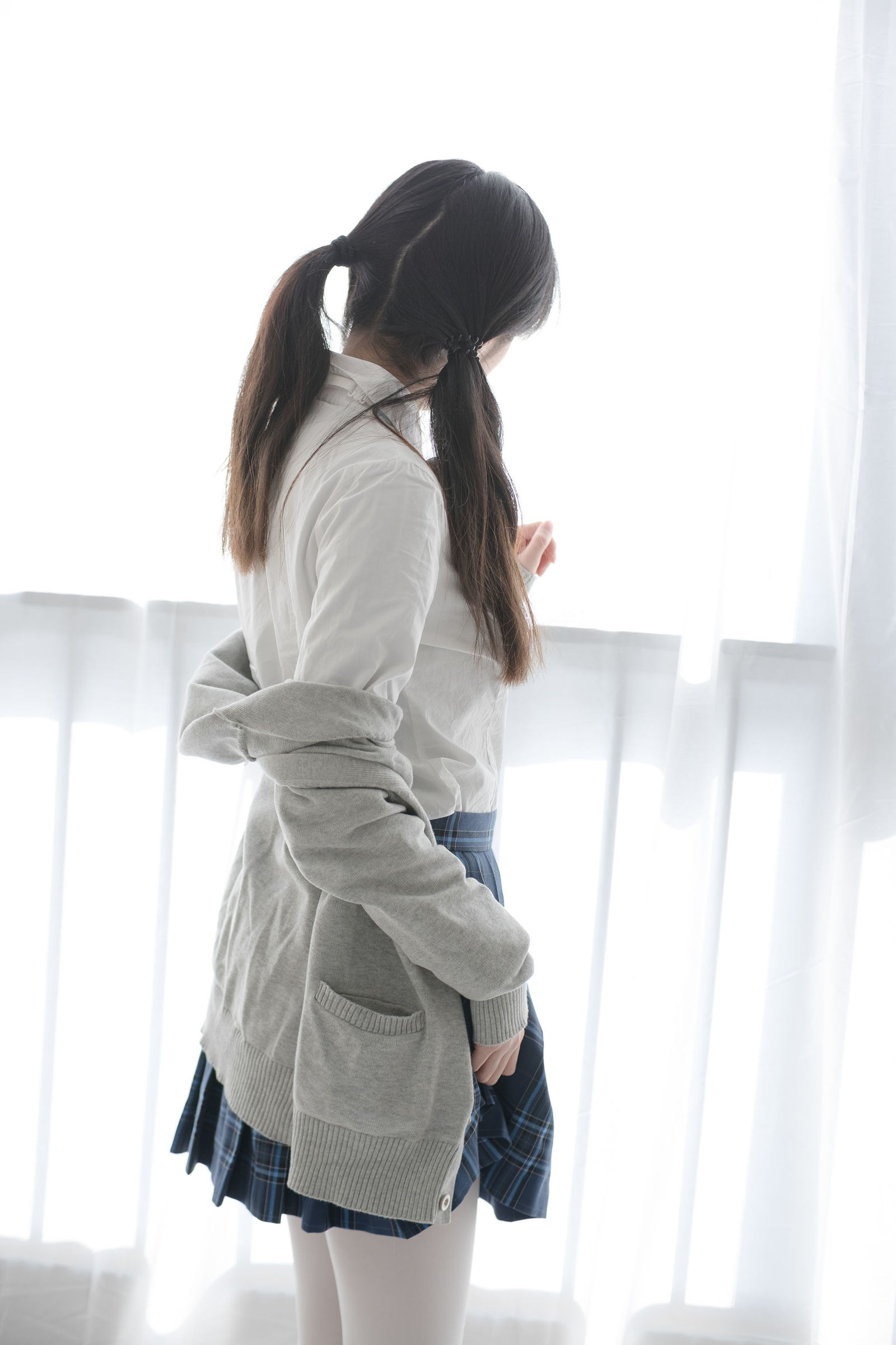 [森萝财团] R15-047 心中的白丝 萝莉丝袜写真套图[114](第33页)