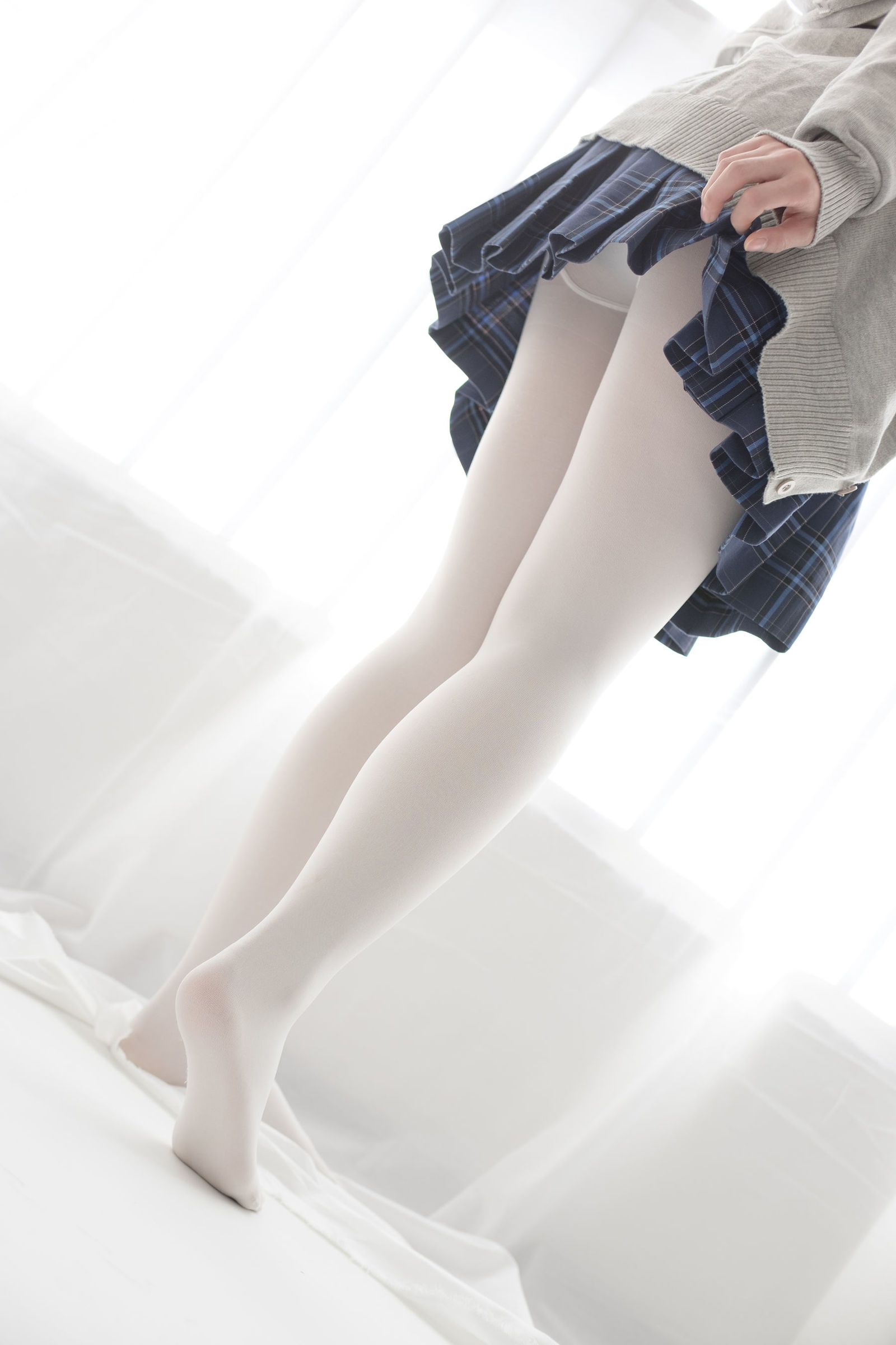 [森萝财团] R15-047 心中的白丝 萝莉丝袜写真套图[114](第38页)
