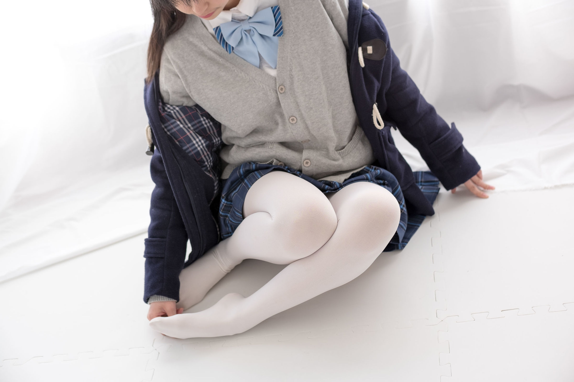 [森萝财团] R15-047 心中的白丝 萝莉丝袜写真套图[114](第81页)