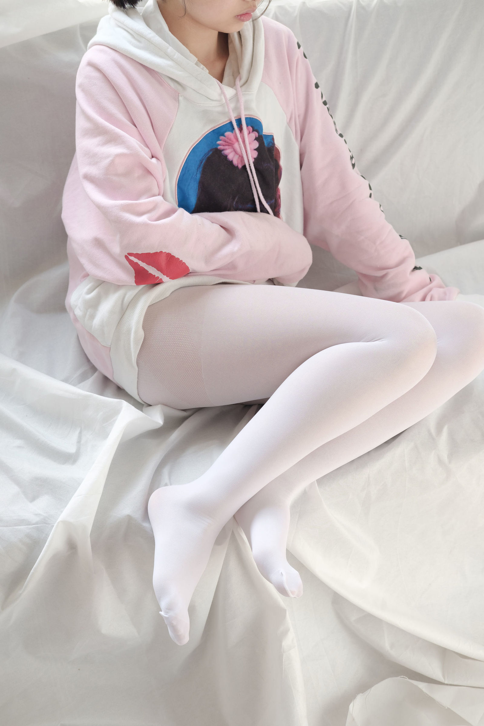 [森萝财团-萝莉丝袜写真] X-009 粉嫩粉嫩的丝秀[120](第28页)