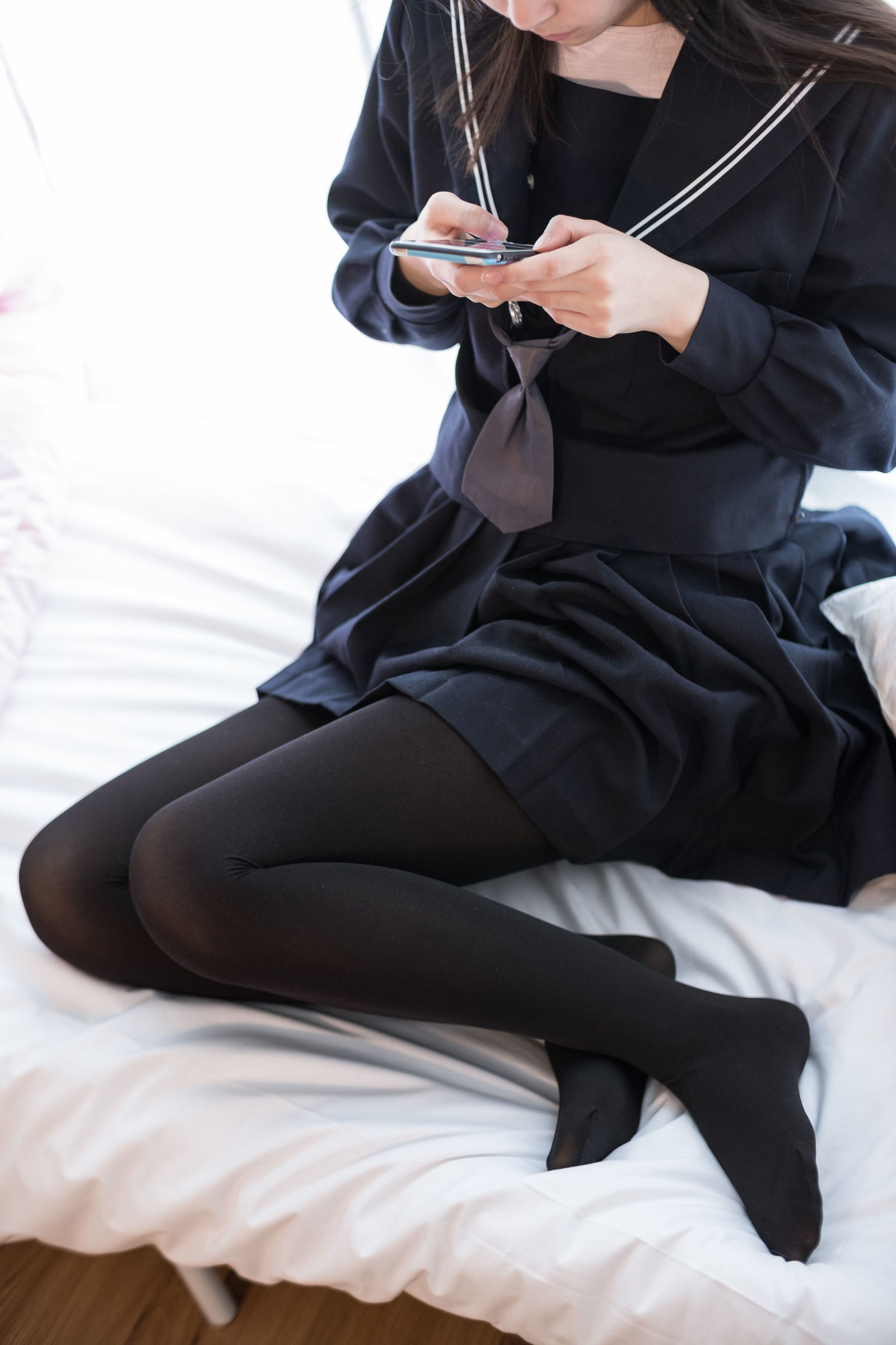 [森萝财团] X-004 黑色・丝足 萝莉丝袜写真套图[127](第72页)