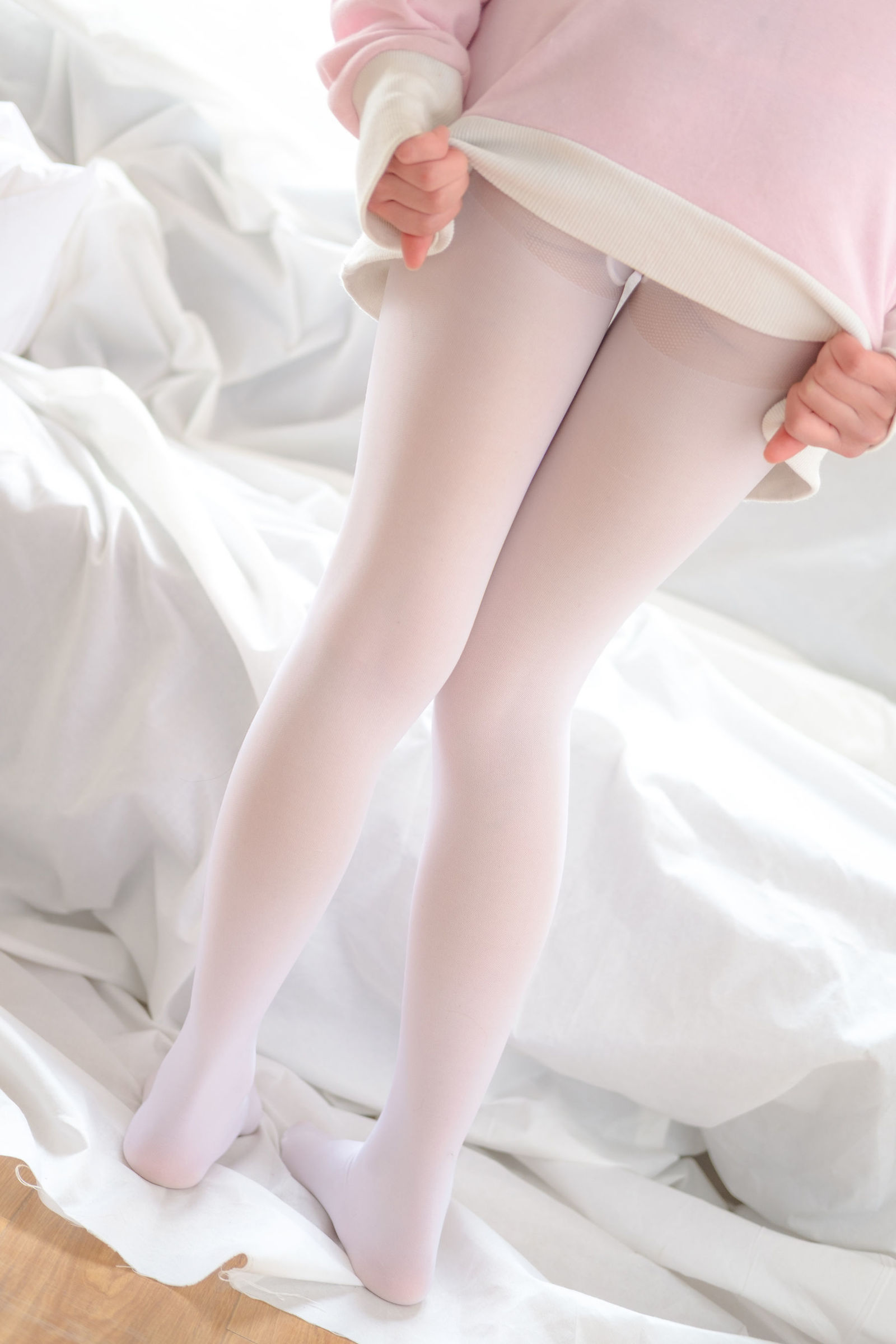 [森萝财团-萝莉丝袜写真] X-009 粉嫩粉嫩的丝秀[120](第52页)