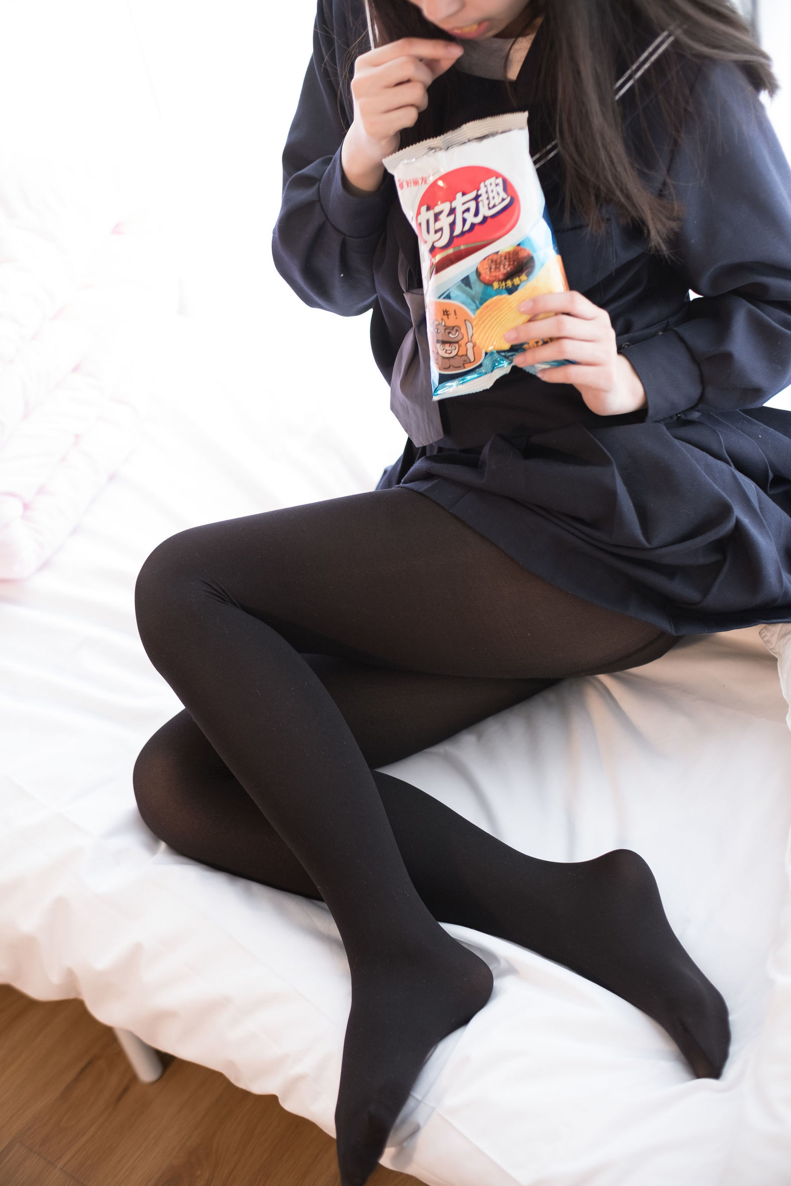 [森萝财团] X-004 黑色・丝足 萝莉丝袜写真套图[127](第84页)