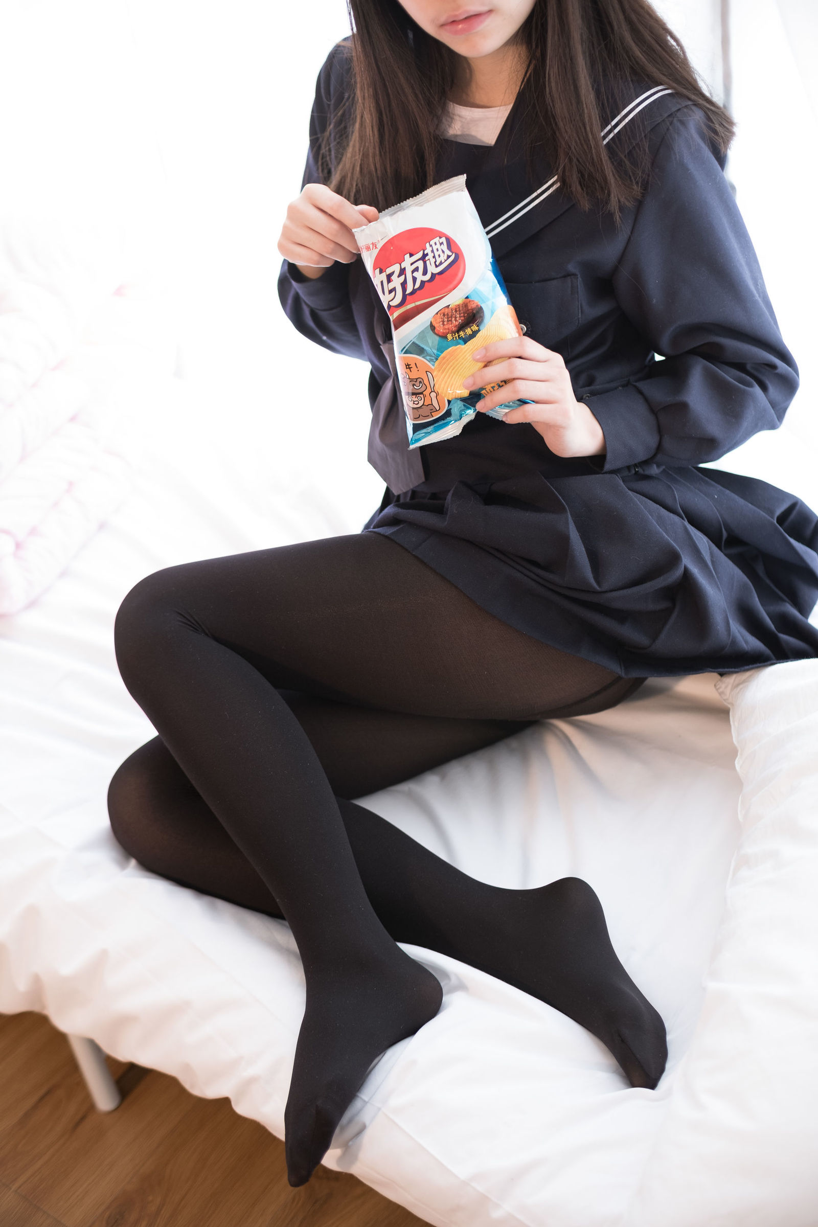[森萝财团] X-004 黑色・丝足 萝莉丝袜写真套图[127](第85页)