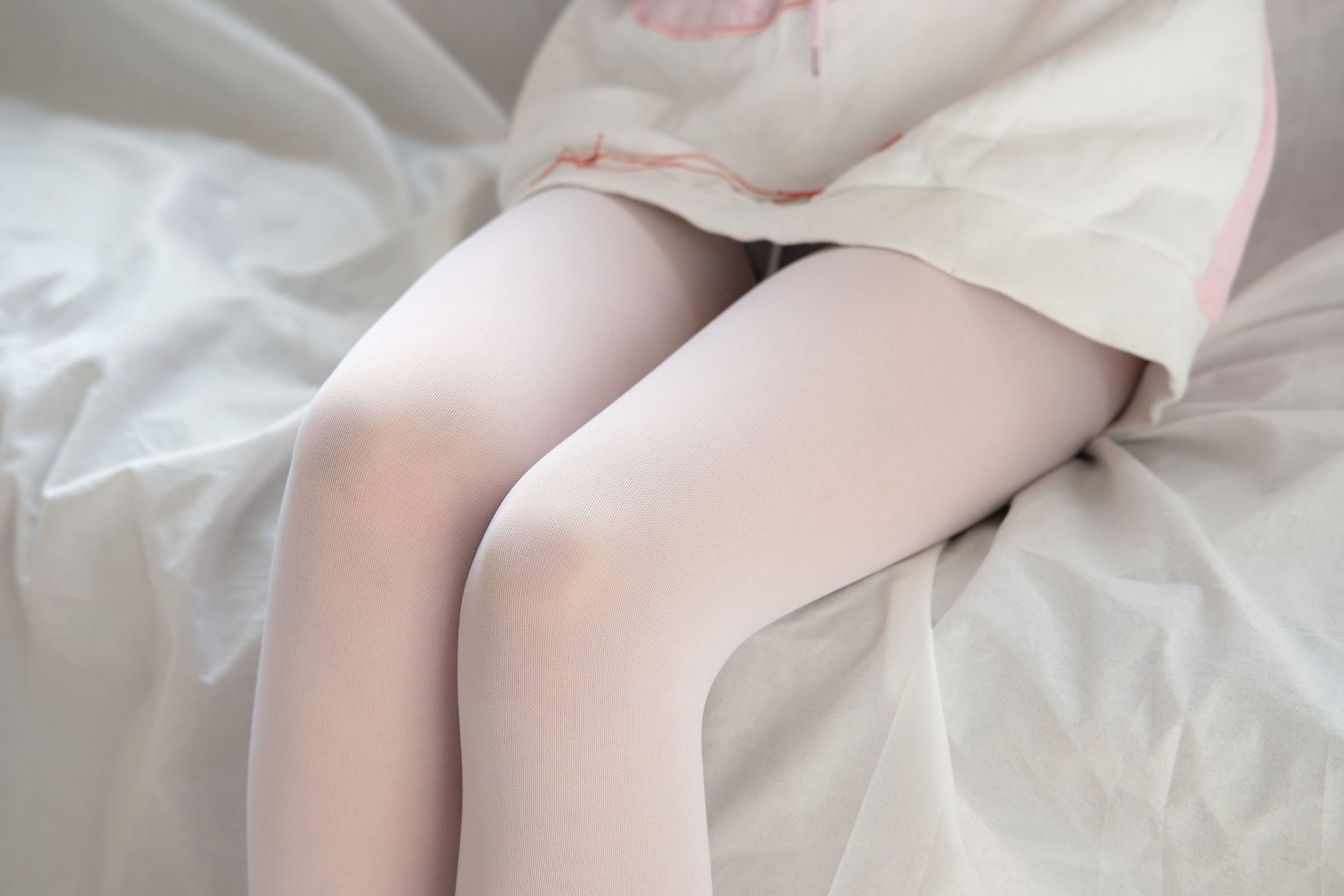 [森萝财团-萝莉丝袜写真] X-009 粉嫩粉嫩的丝秀[120](第88页)