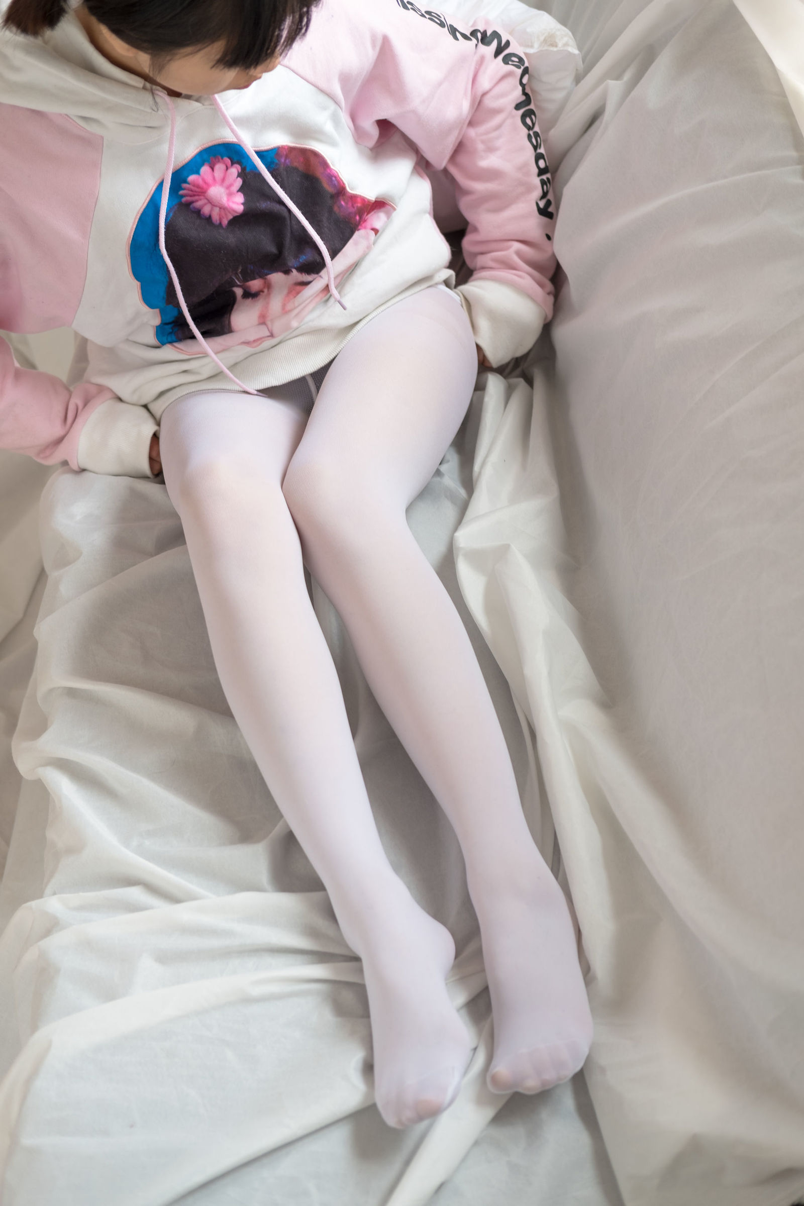 [森萝财团-萝莉丝袜写真] X-009 粉嫩粉嫩的丝秀[120](第101页)