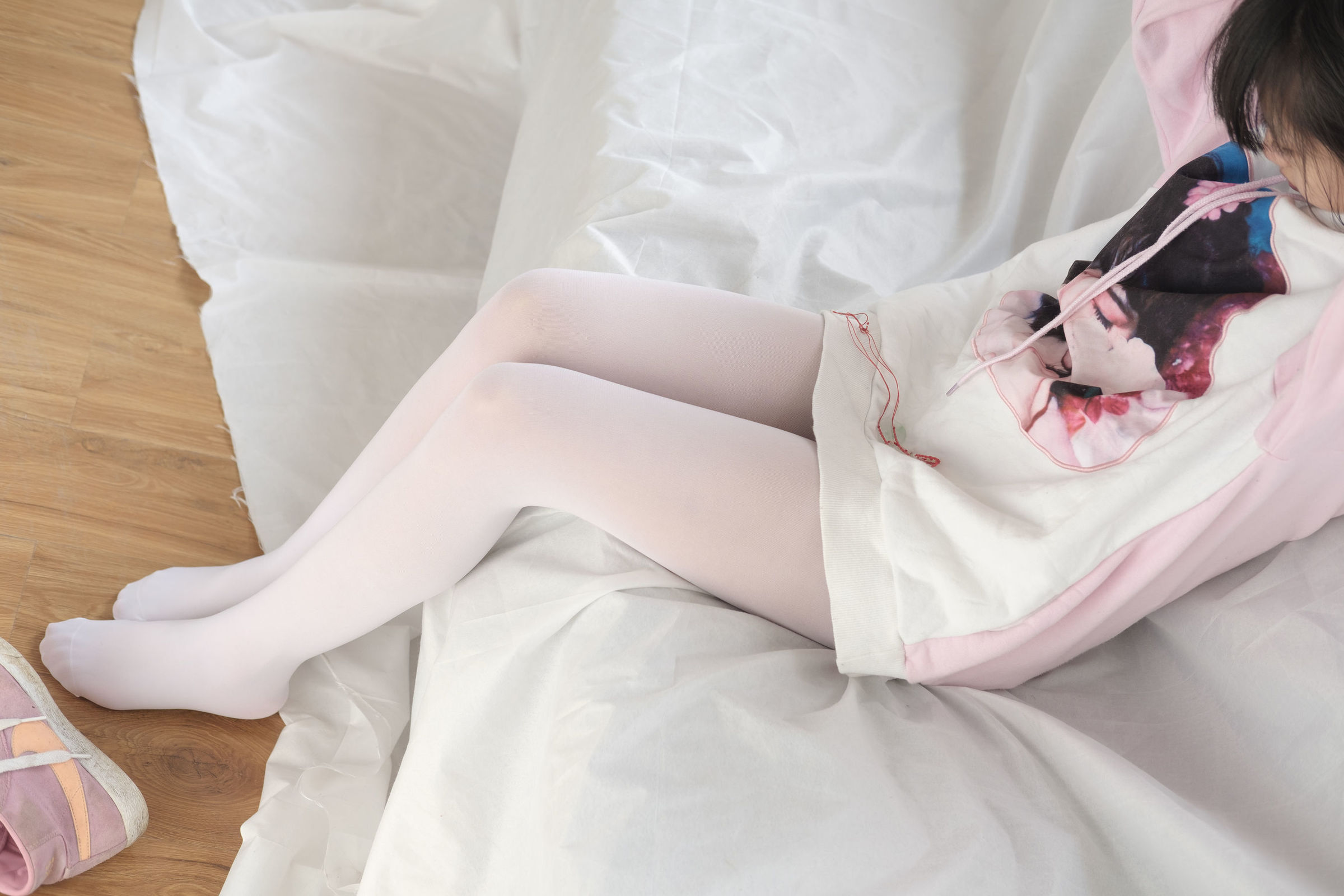 [森萝财团-萝莉丝袜写真] X-009 粉嫩粉嫩的丝秀[120](第110页)
